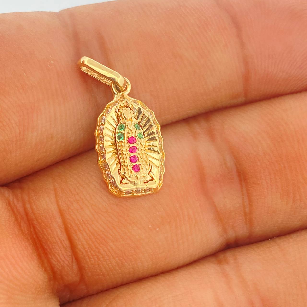 Dije Virgen De Guadalupe 1.15gr / 2.1cm / Oro Amarillo 18K $