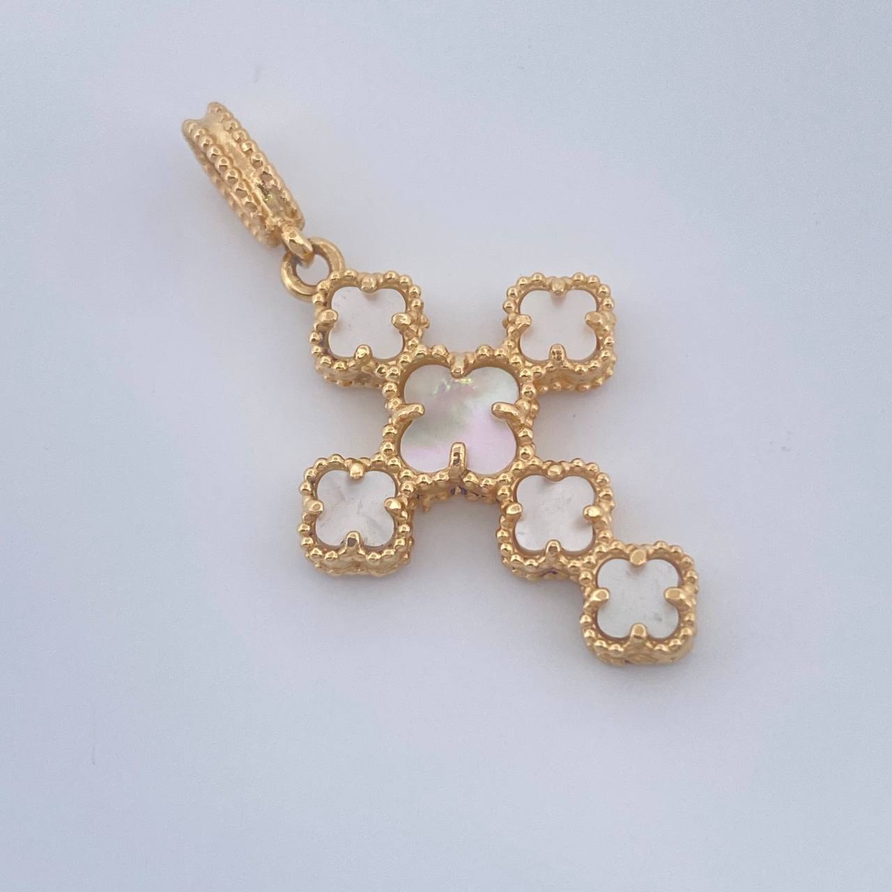 Dije Cruz Trebol 2.65gr / 3.2cm / Oro Amarillo Nac.Esp. 18K $