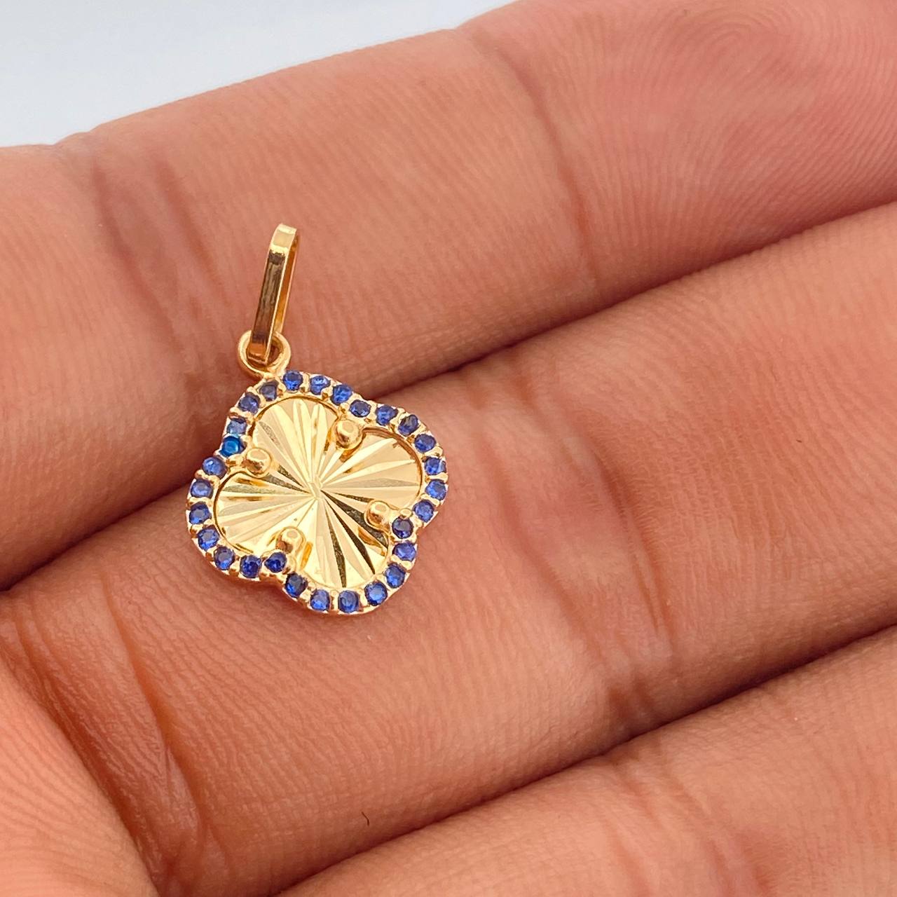 Dije Trebol Dorado 1.3gr / 2.2cm / Oro Amarillo Nac.Esp. 18K $