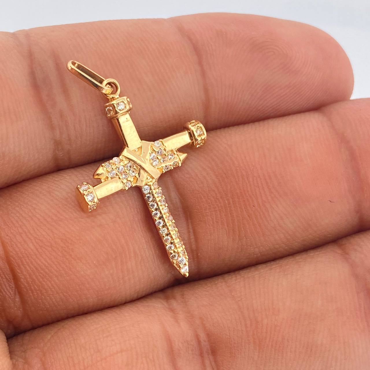 Dije Cruz Clavo 2.3gr / 3.4cm / Oro Amarillo 18K $