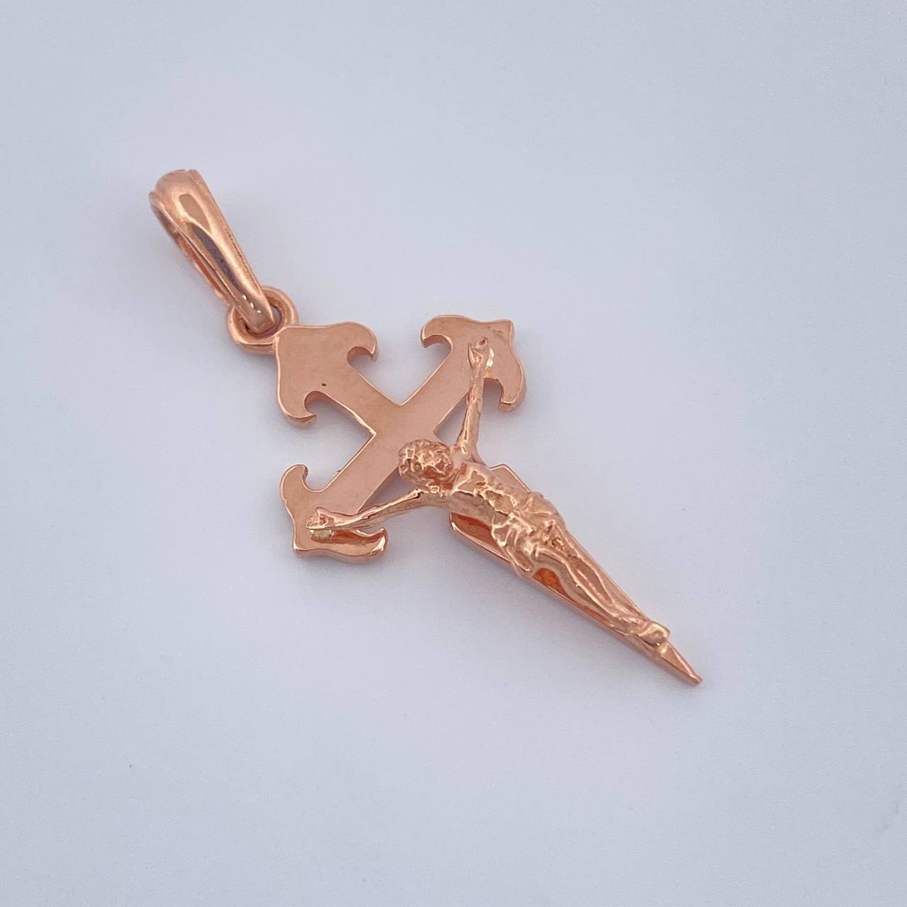 Dije Cruz Cristo 1.6gr / 3.1cm / Oro Rosa 18K $
