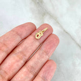 Dije Letra B Silueta 0.75gr / 1.6cm / Circones Blancos Oro Amarillo