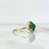 Anillo Trebol VCyA 2.15gr / T7 1/2 / Malaquita Verde Punteado Oro Amarillo Nac.Esp. ©