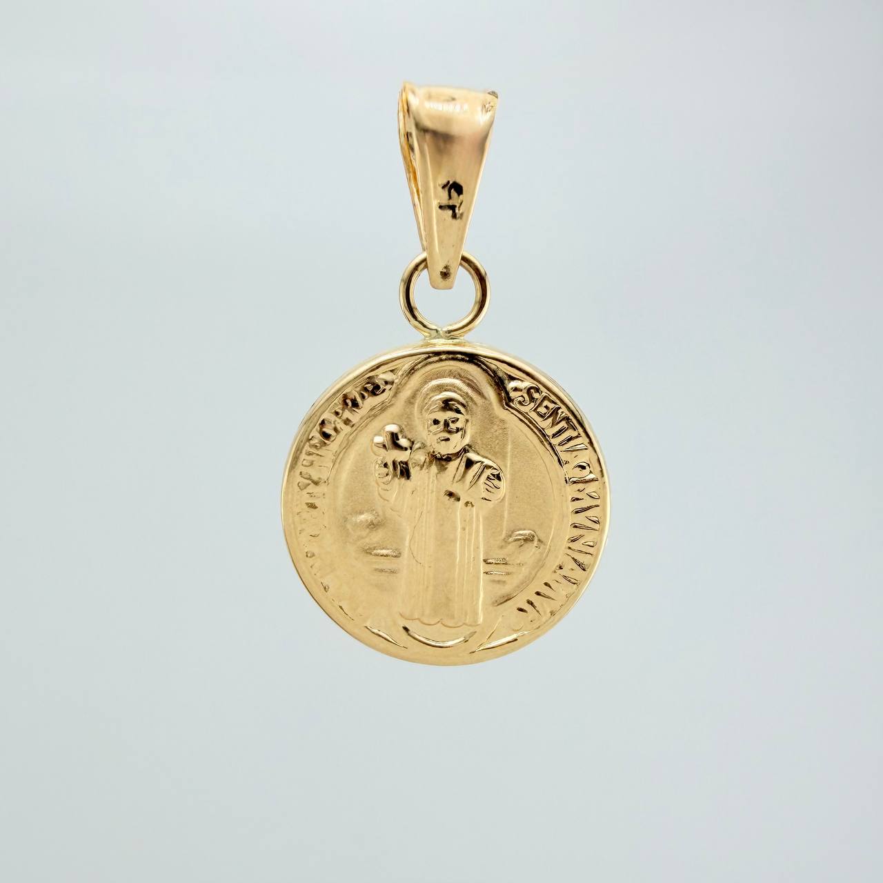 Dije San Benito 0.85gr / 2cm / Oro Amarillo 18K %