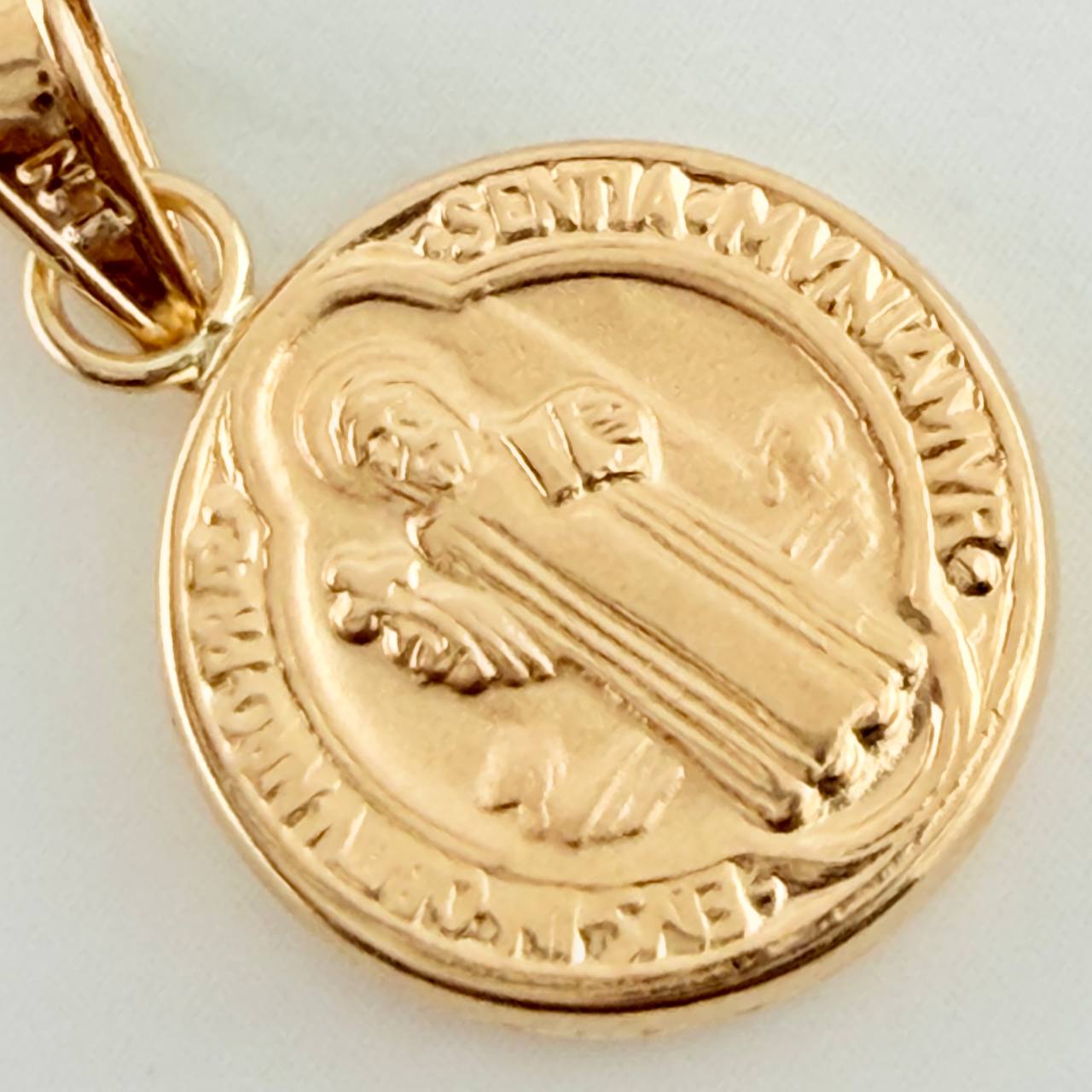 Dije San Benito 0.85gr / 2cm / Oro Amarillo 18K %