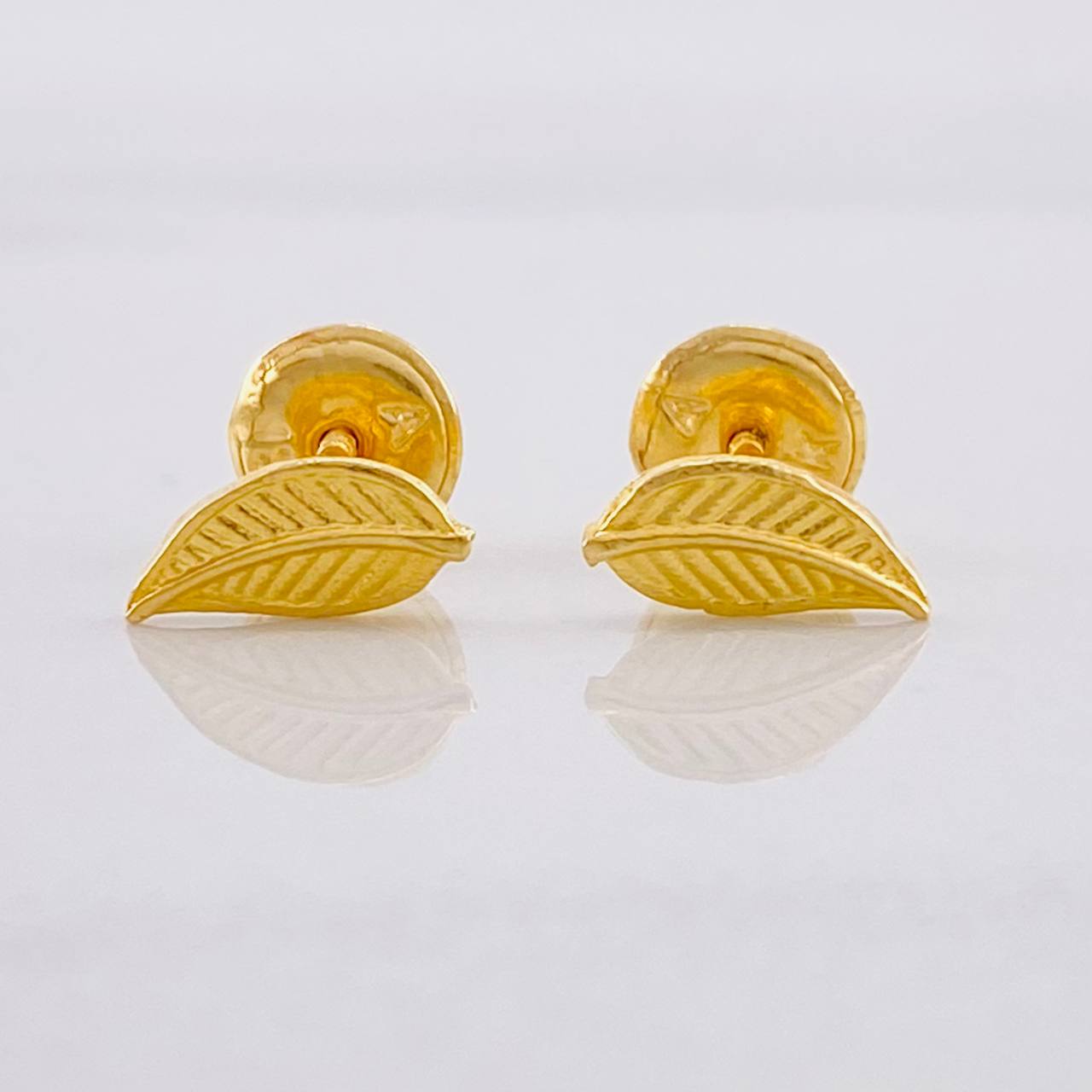 Topos Hoja 0.65g / 3.7mm Oro Amarillo 18K