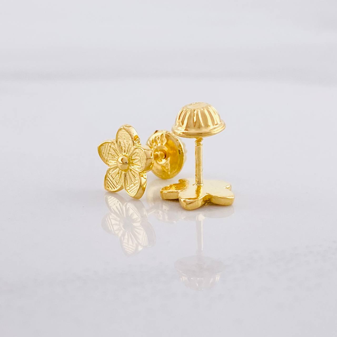 Topos Flor 1.15g / 7.8mm Oro Amarillo 18K