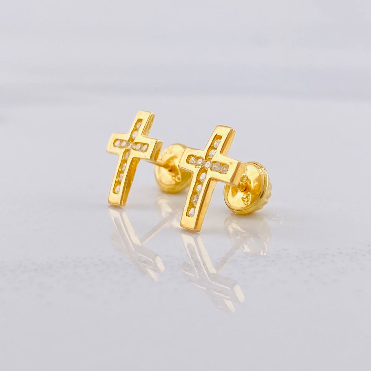 Topos Cruz 1.1g / 10.2mm Oro Amarillo 18K