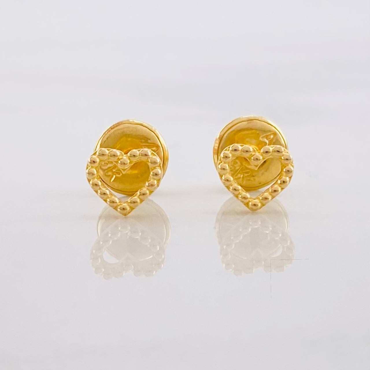 Topos Silueta Corazón 0.6g / 4.6mm Oro Amarillo 18K