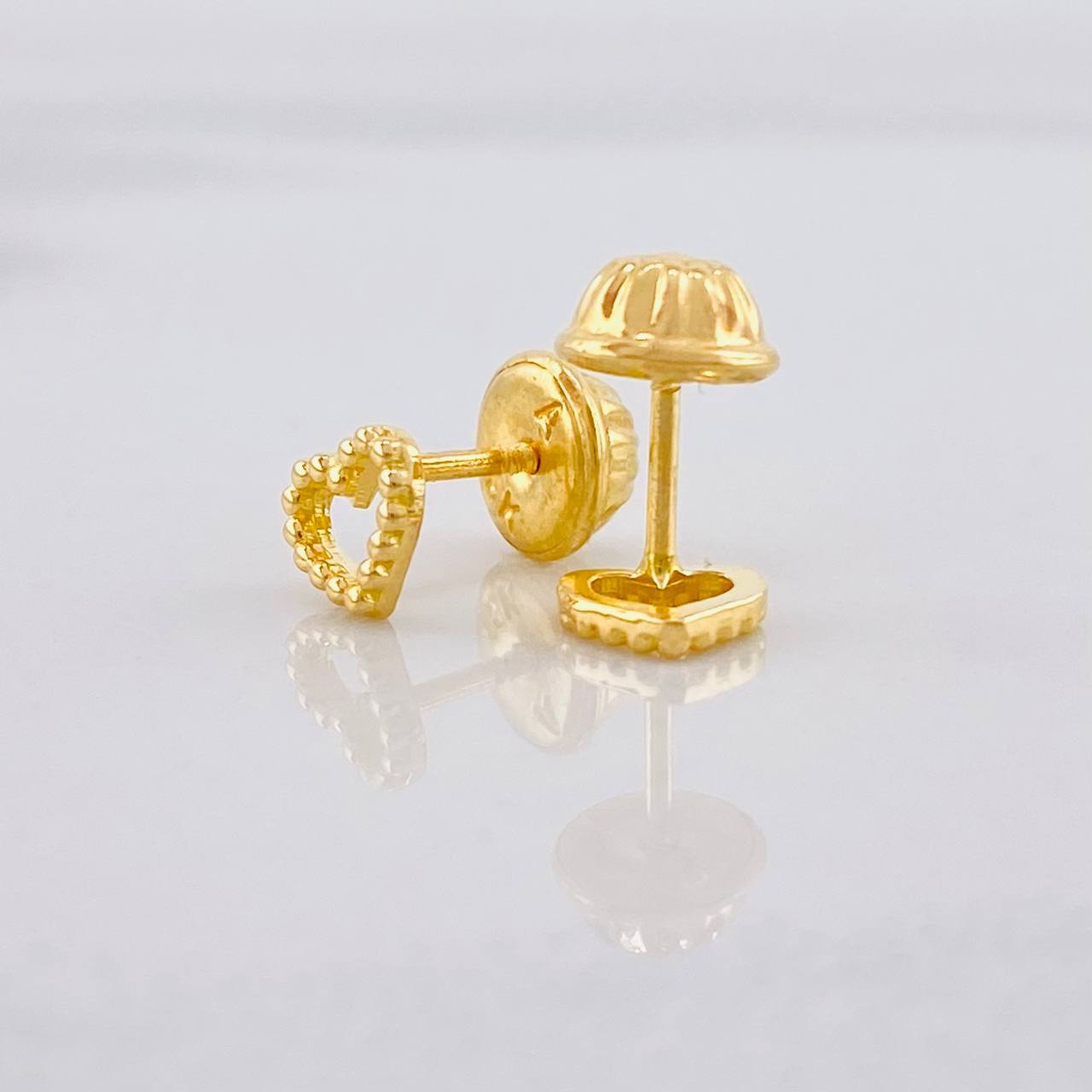 Topos Silueta Corazón 0.6g / 4.6mm Oro Amarillo 18K