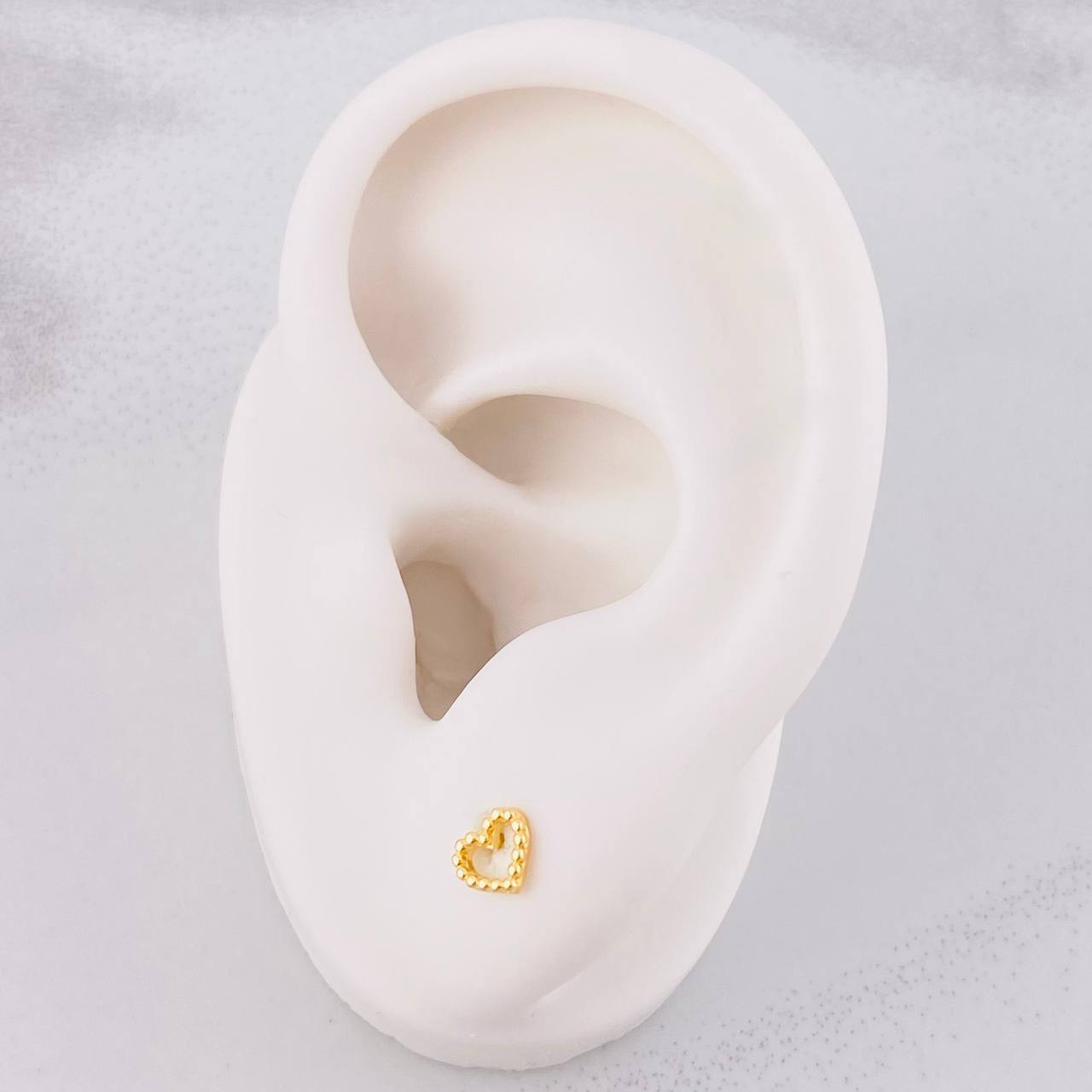 Topos Silueta Corazón 0.6g / 4.6mm Oro Amarillo 18K