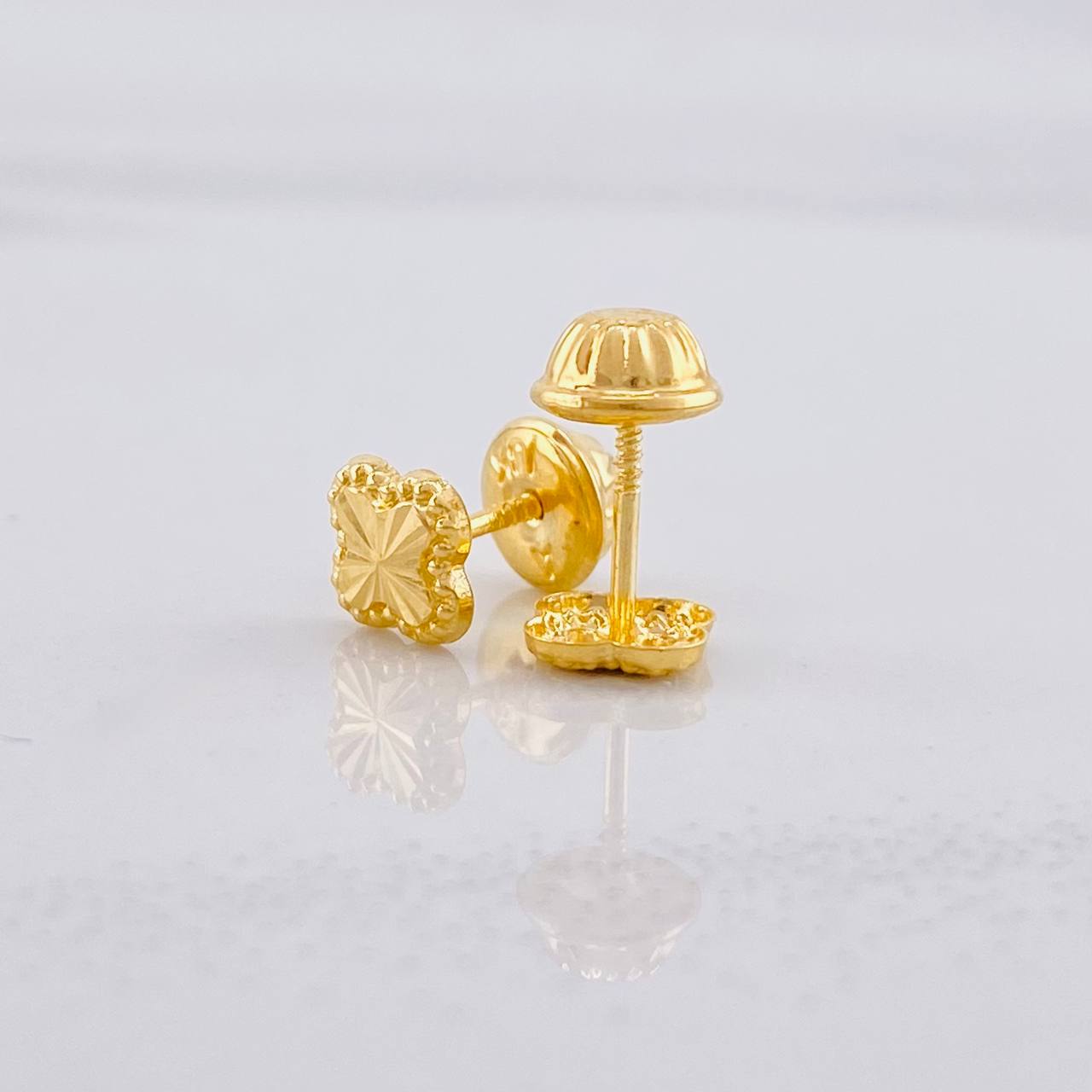 Topos Trébol Diamantado 0.45g / 5.3mm Oro Amarillo 18K