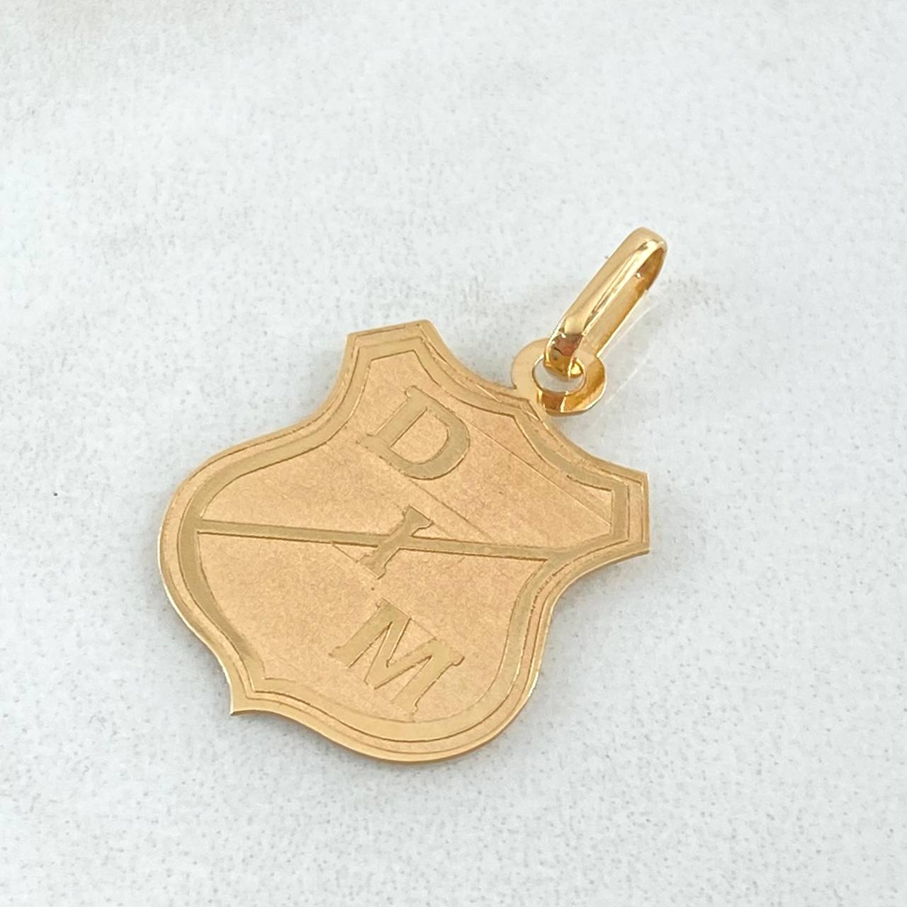 Dije Escudo Independiente Medellin 1.1gr / 2.6cm / Oro 18K