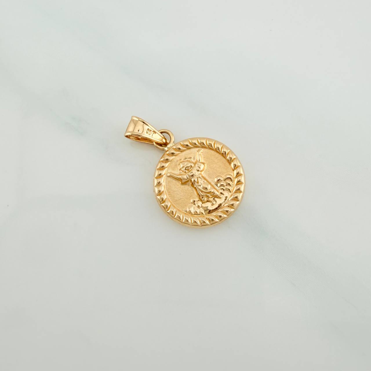 Dije Divino Niño 0.7gr / 2cm / Oro Amarillo 18K %