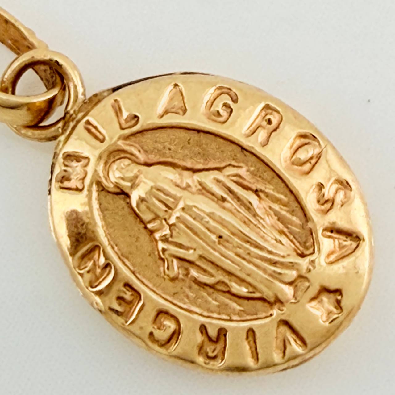 Dije Virgen Milagrosa 0.4gr / 1.7cm / Oro Amarillo 18K %
