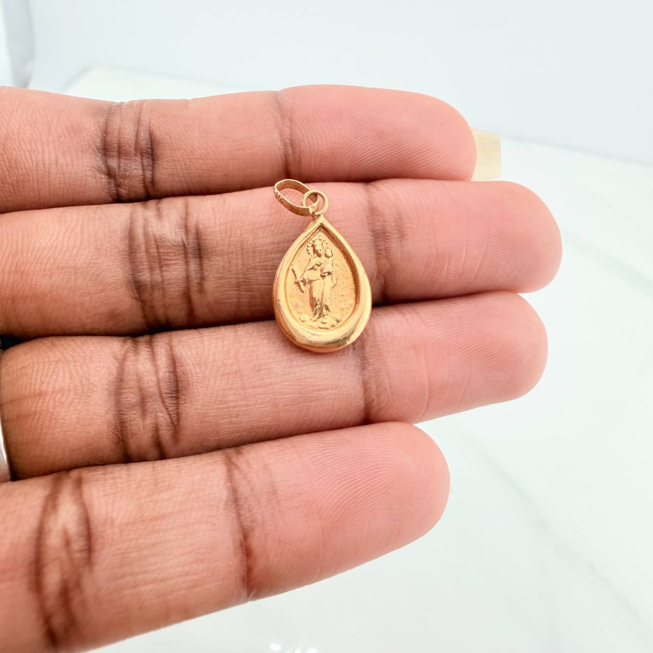 Dije Virgen del Carmen 0.75gr / 2.2cm / Oro Amarillo 18K %
