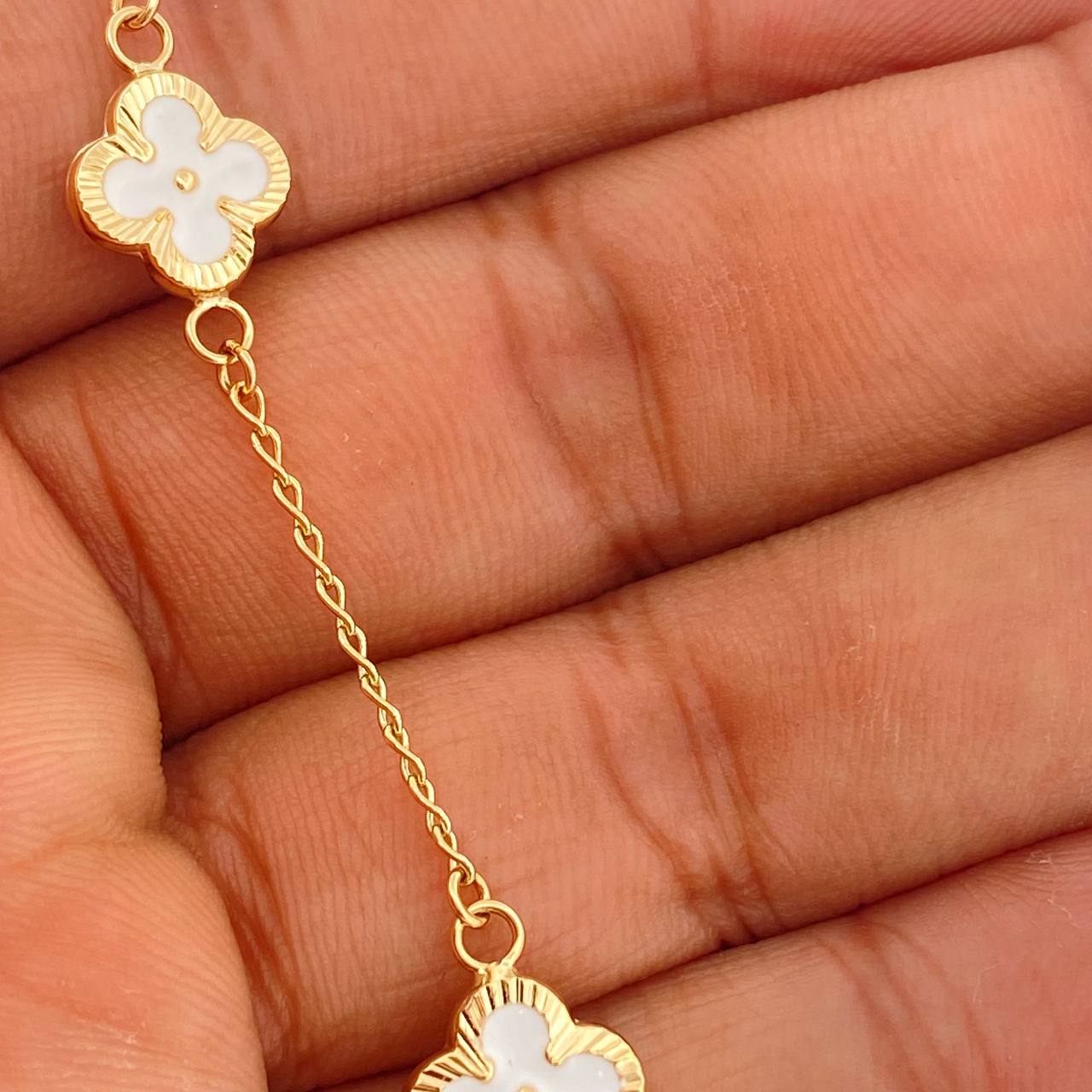Pulso Trebol Espiga 3.55gr / 18.8cm / 1mm Oro Amarillo 18K %