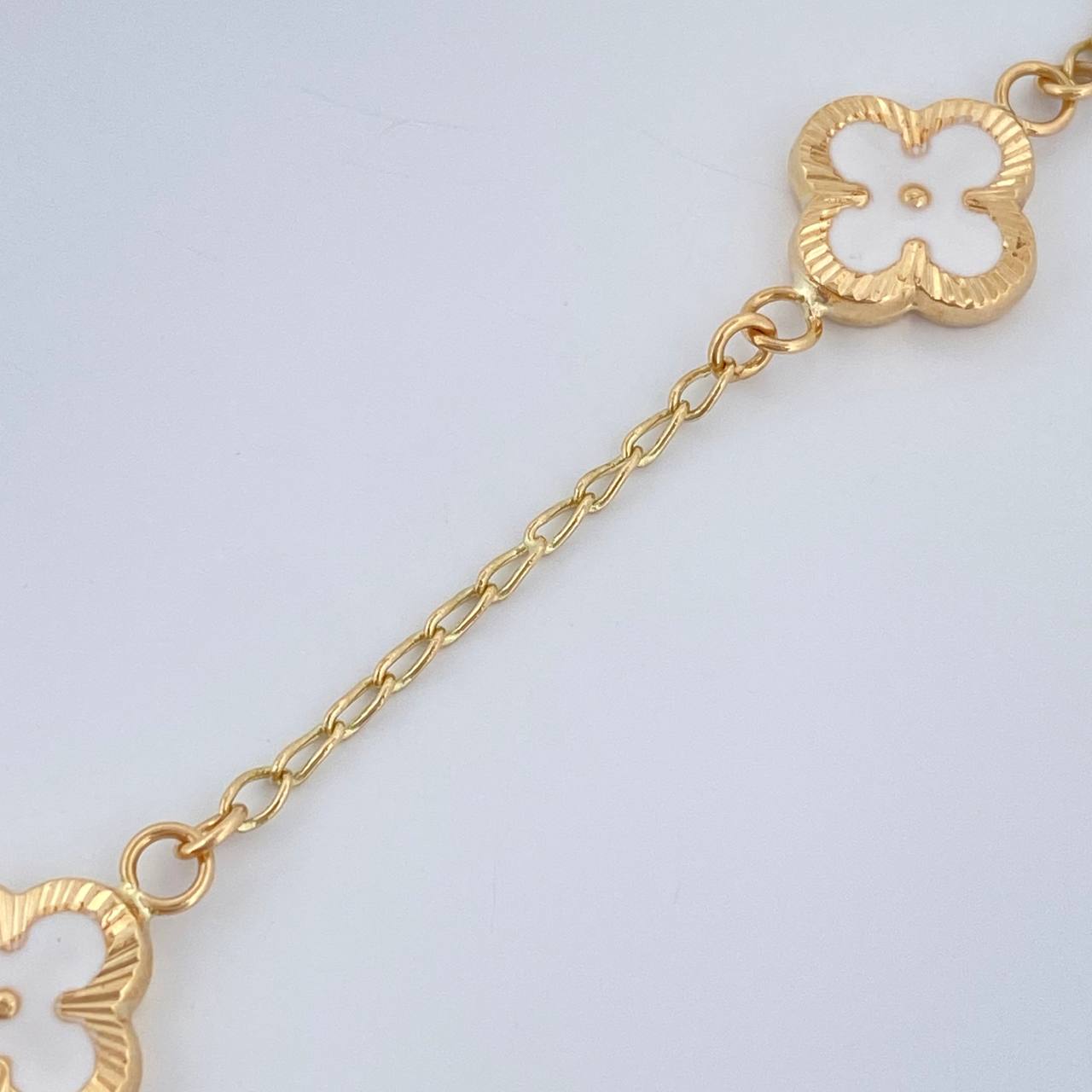 Pulso Trebol Espiga 3.55gr / 18.8cm / 1mm Oro Amarillo 18K %