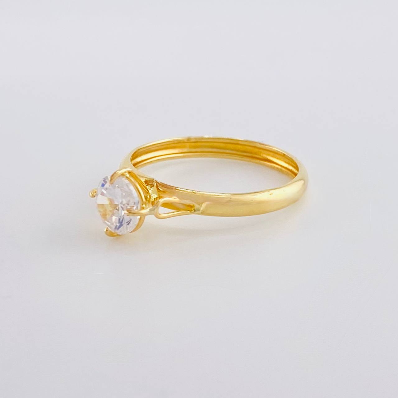 Anillo Solitario Cuatro Garras 1.3g / T7 1/4 Oro Amarillo 18K