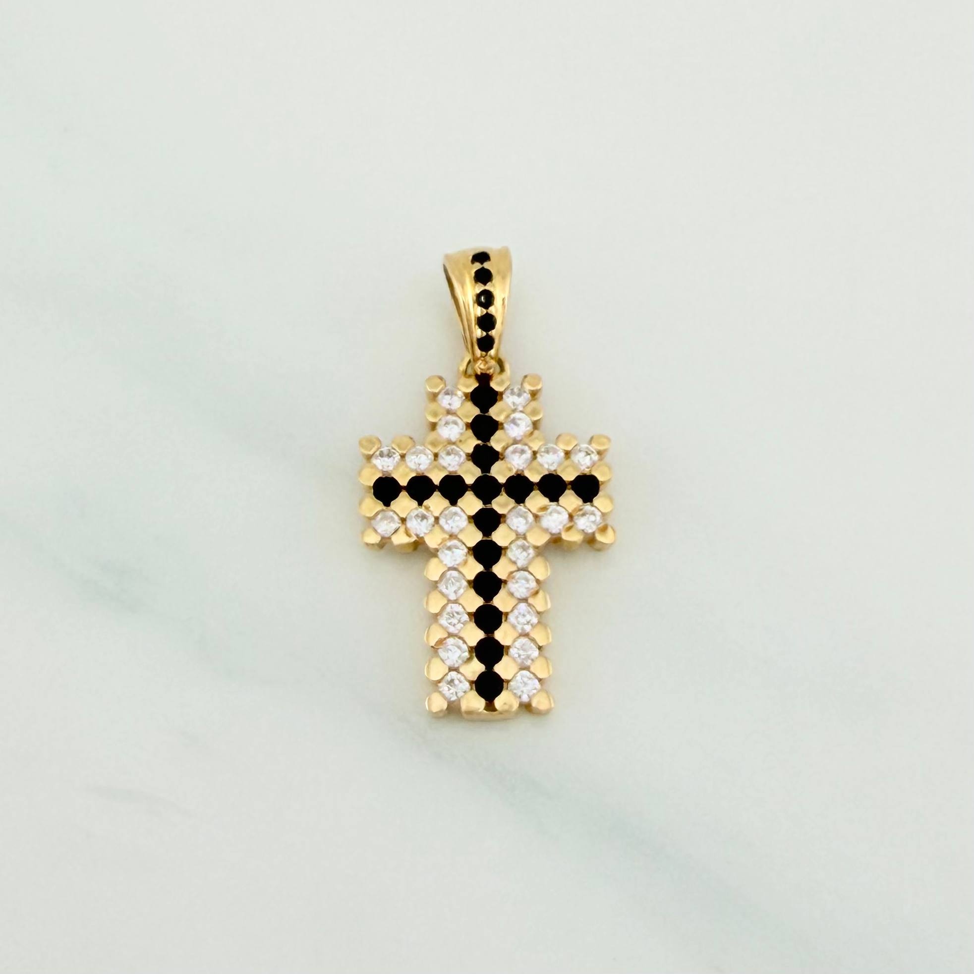 Dije Cruz Puntos 2.4 g / 2.5 cm Oro Amarillo 18K