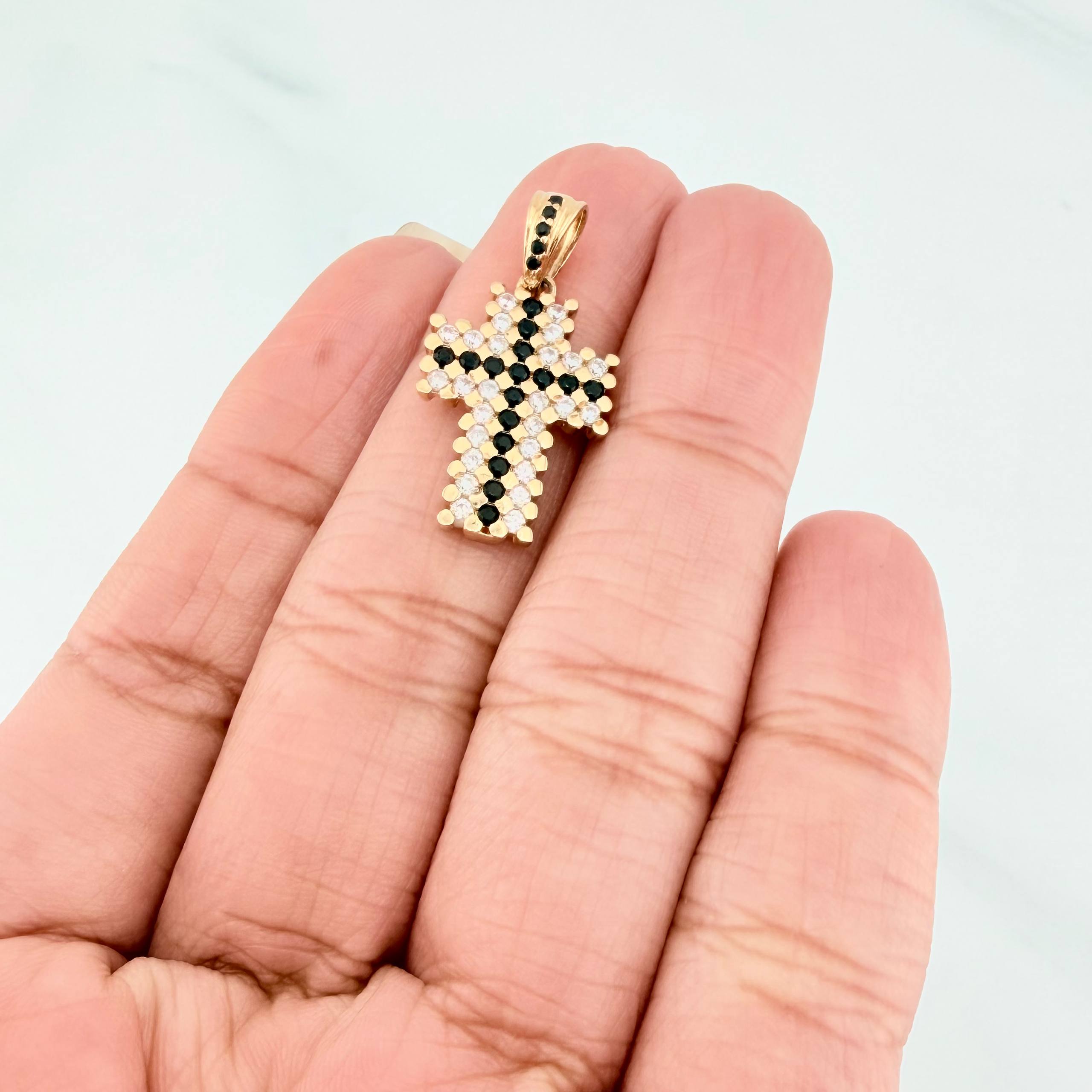 Dije Cruz Puntos 2.4 g / 2.5 cm Oro Amarillo 18K