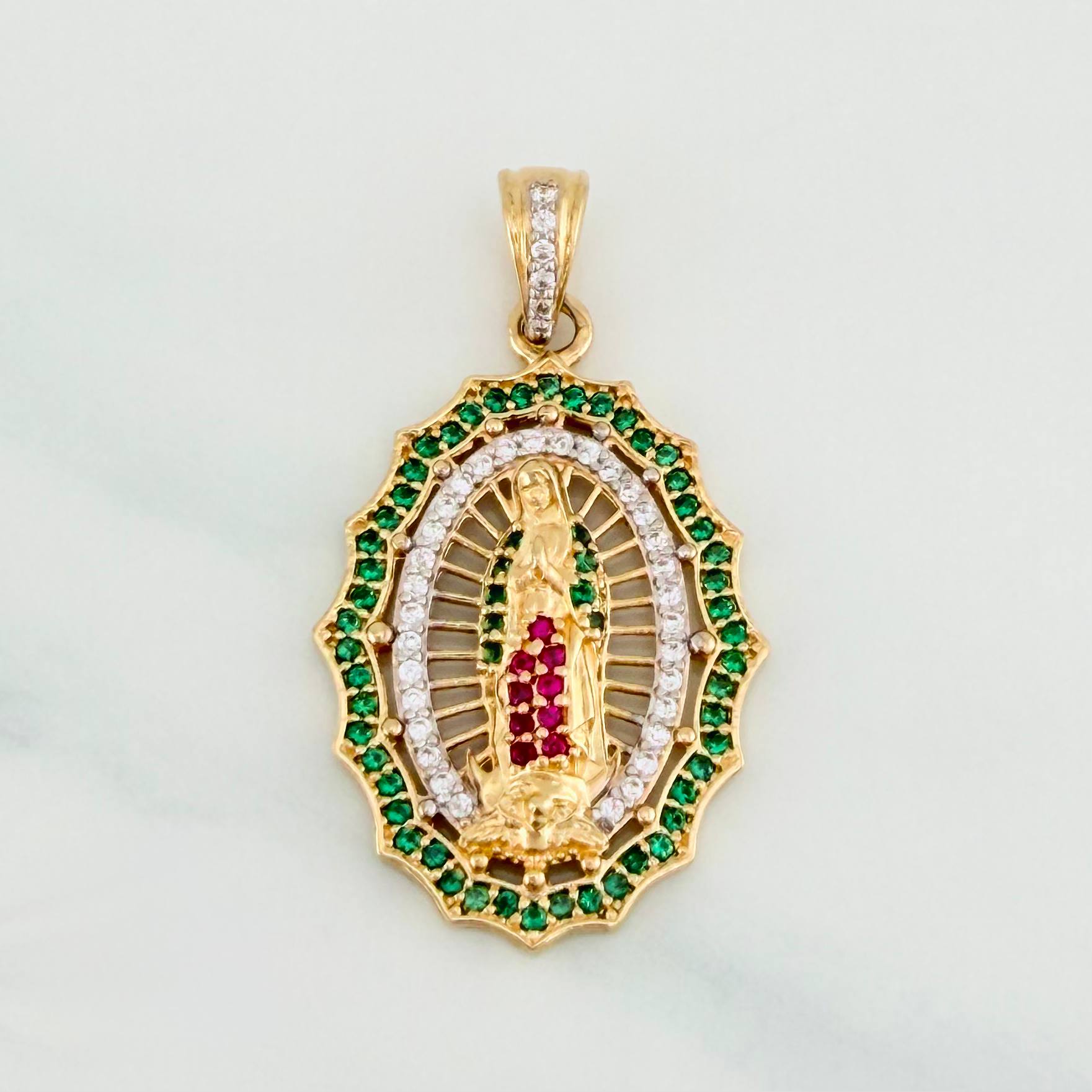Dije Virgen Guadalupe 3.9 g / 3.3 cm Dos Oros Amarillo Blanco 18K