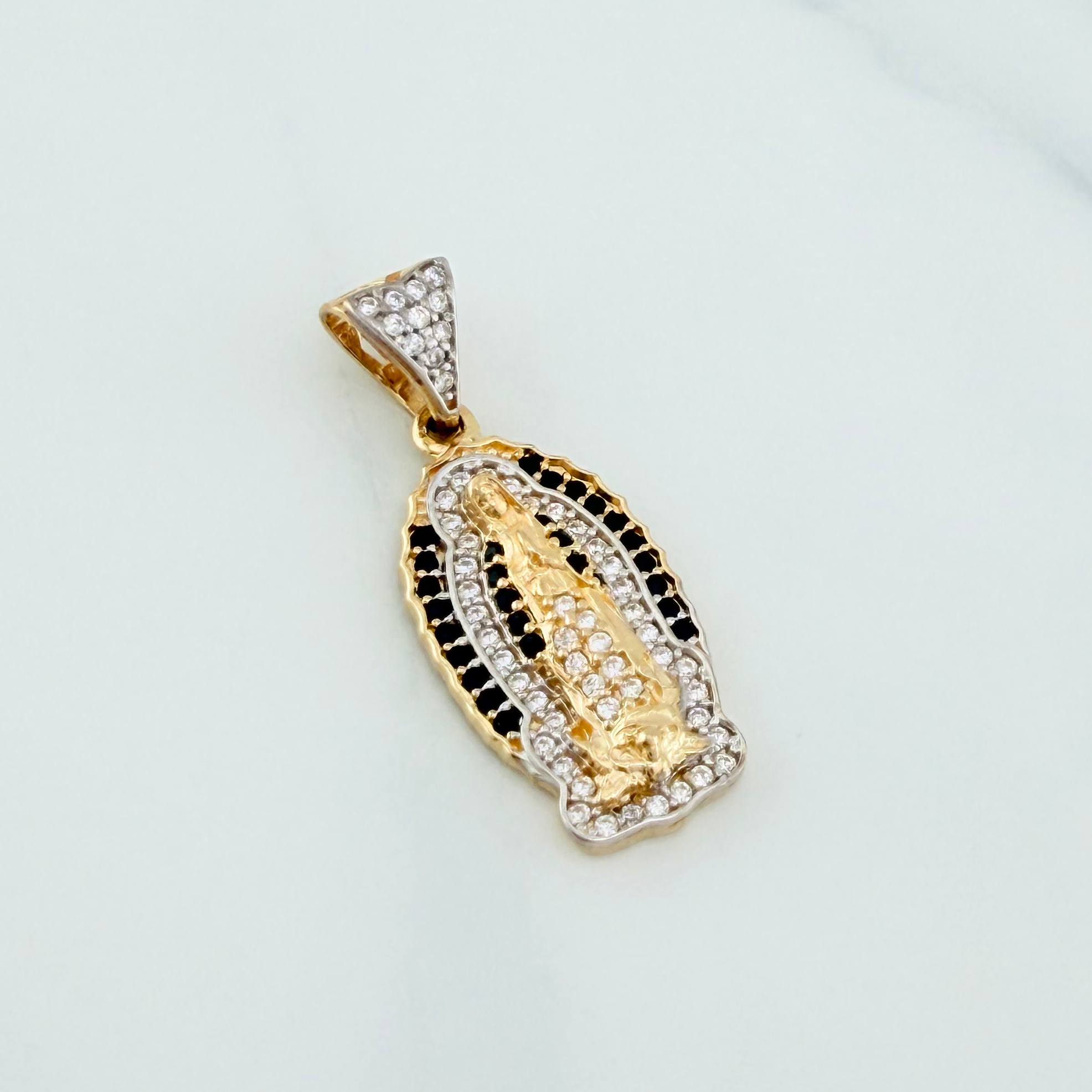 Dije Virgen Guadalupe 3.1 g / 2.8 cm Dos Oros Amarillo Blanco 18K