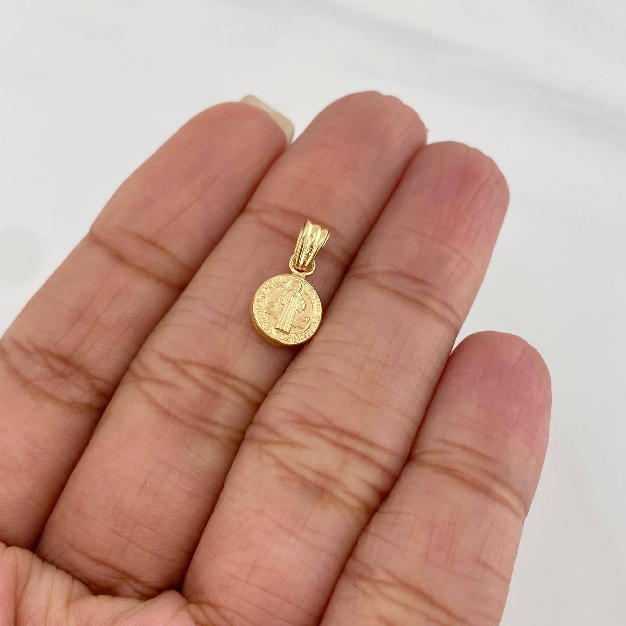 Dije San Benito 0.45 g / 1.6 cm Oro Amarillo 18K