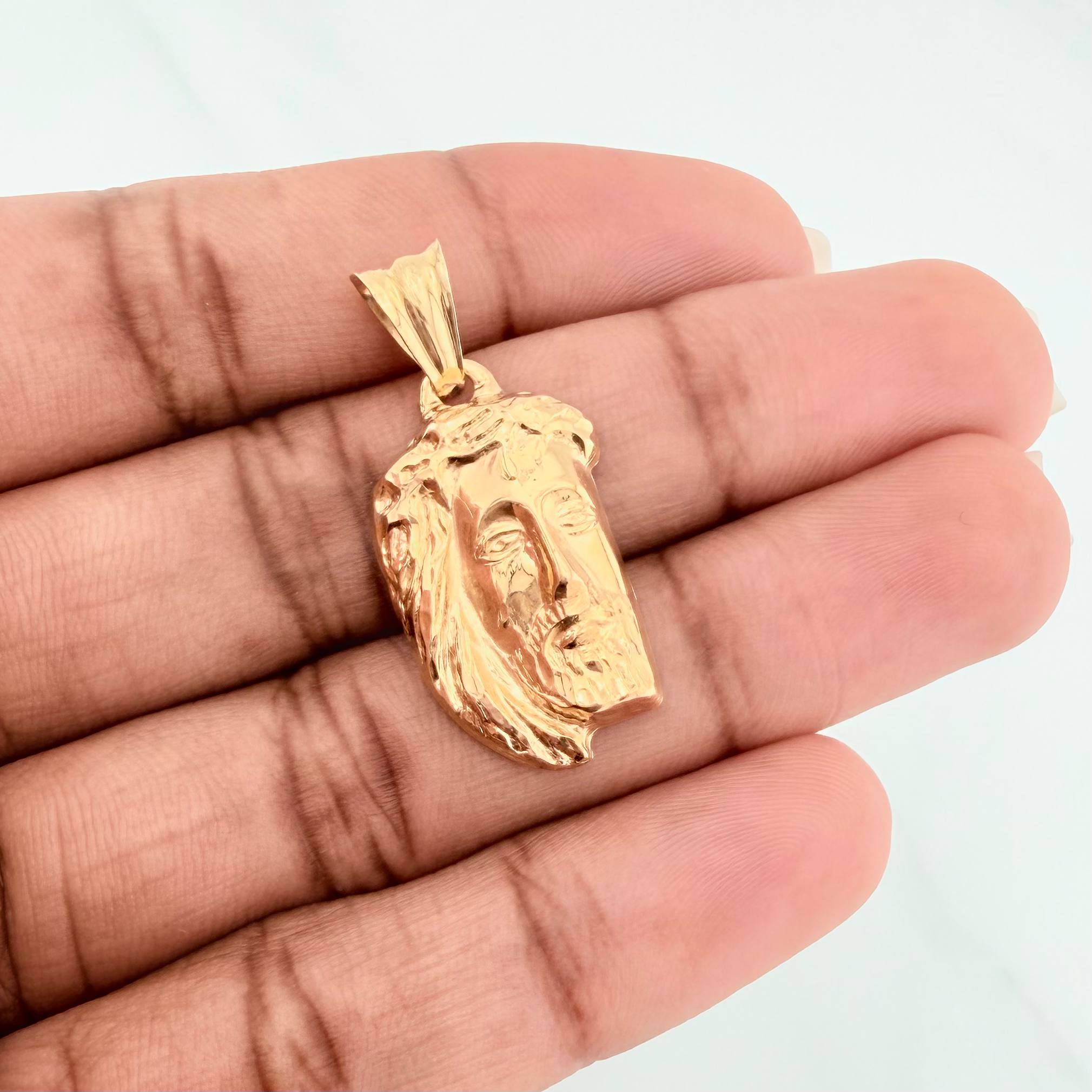 Dije Rostro Cristo 2.7 g / 3.2 cm Oro Amarillo 18K