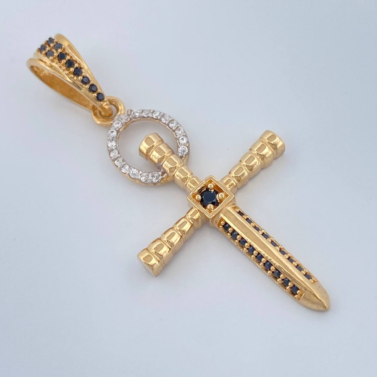 Dije Clavo 3.75gr / 4.4cm / Dos Oros Amarillo Blanco 18K $