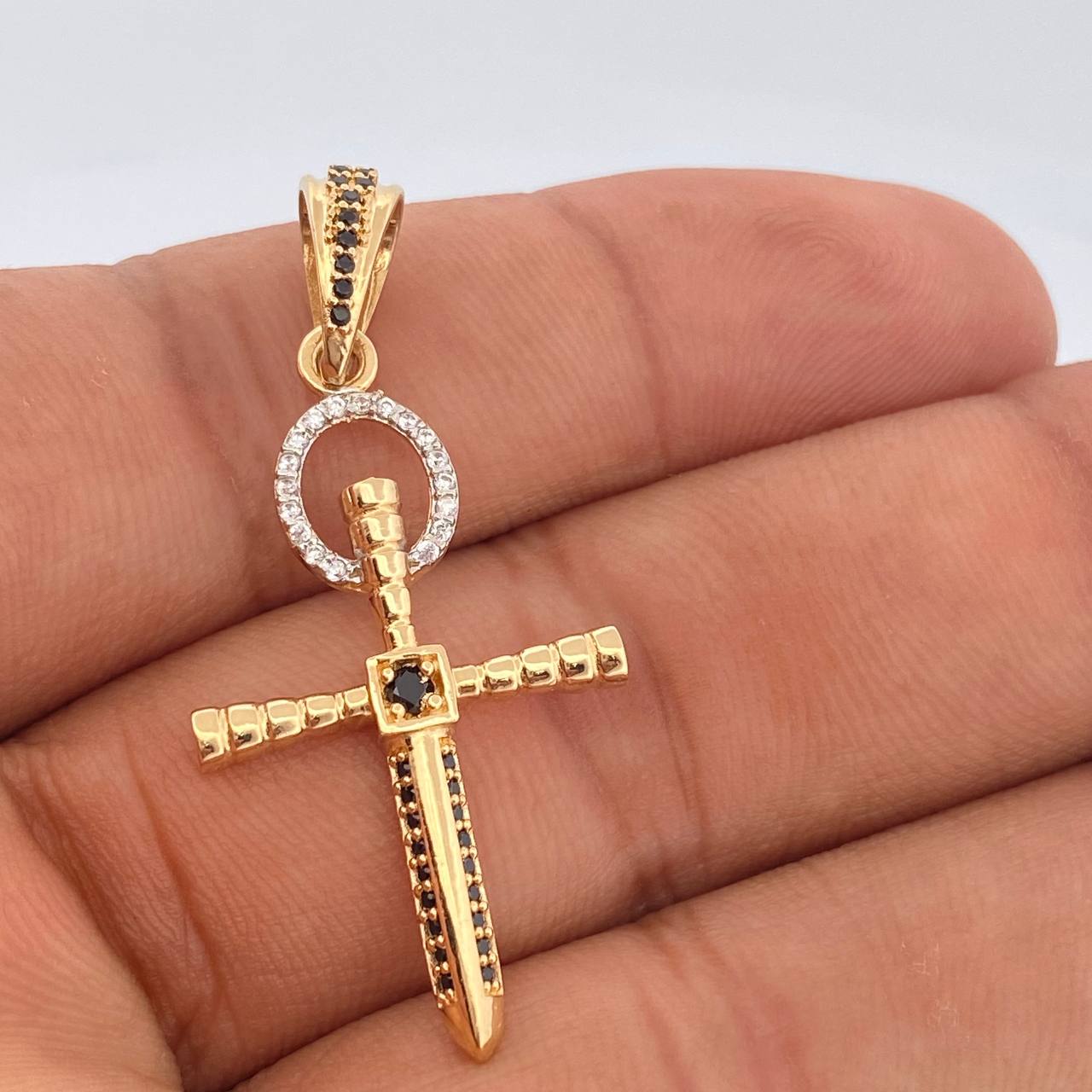 Dije Clavo 3.75gr / 4.4cm / Dos Oros Amarillo Blanco 18K $