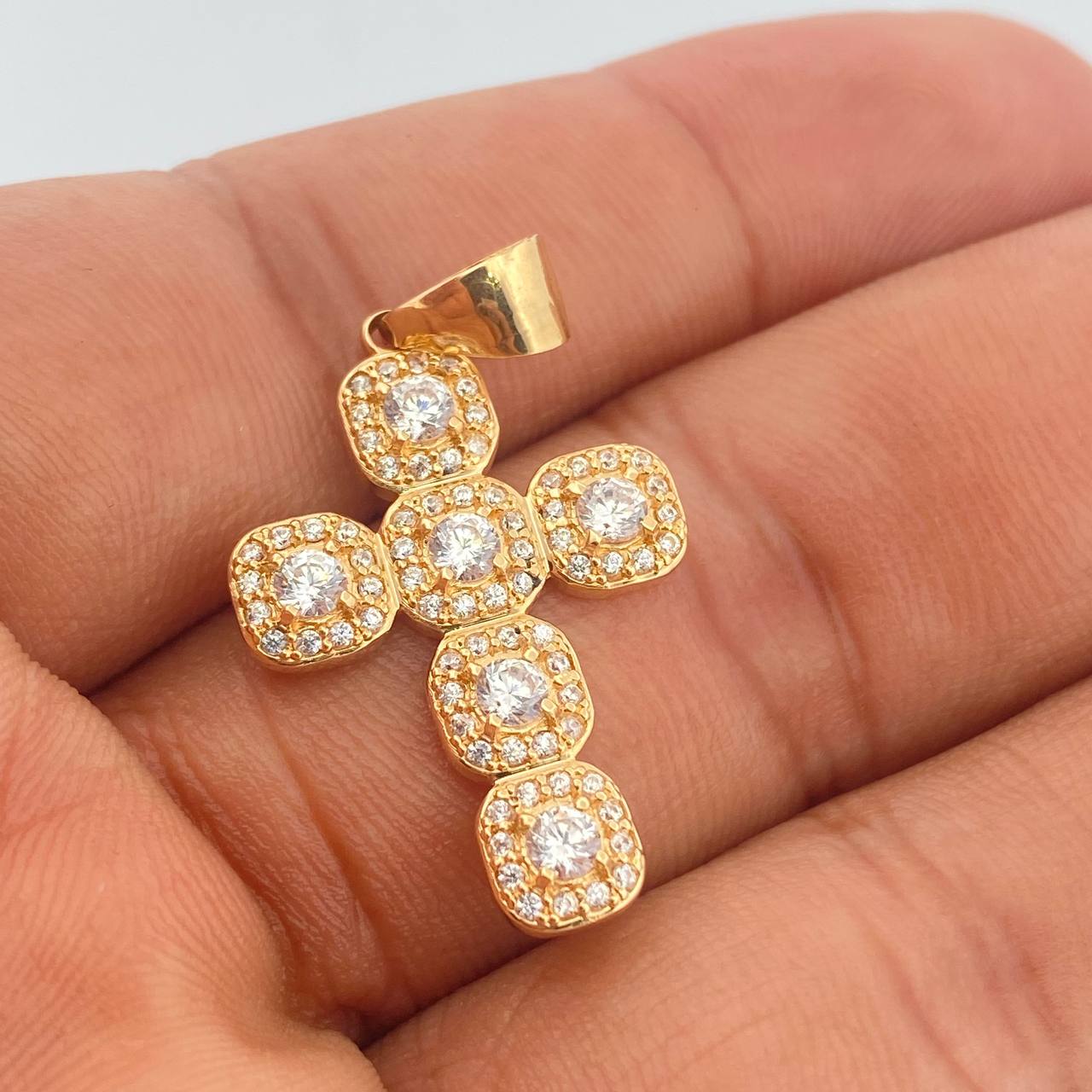 Dije Cruz Tupida 3.85gr / 3.5cm / Oro Amarillo 18K $