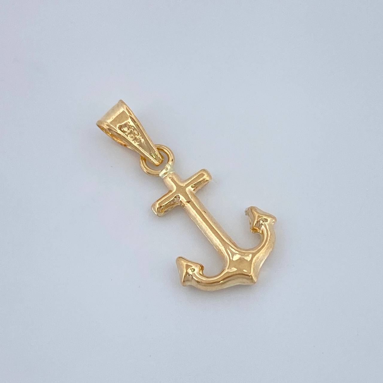 Dije Ancla 0.4gr / 2cm / Oro Amarillo 18K %