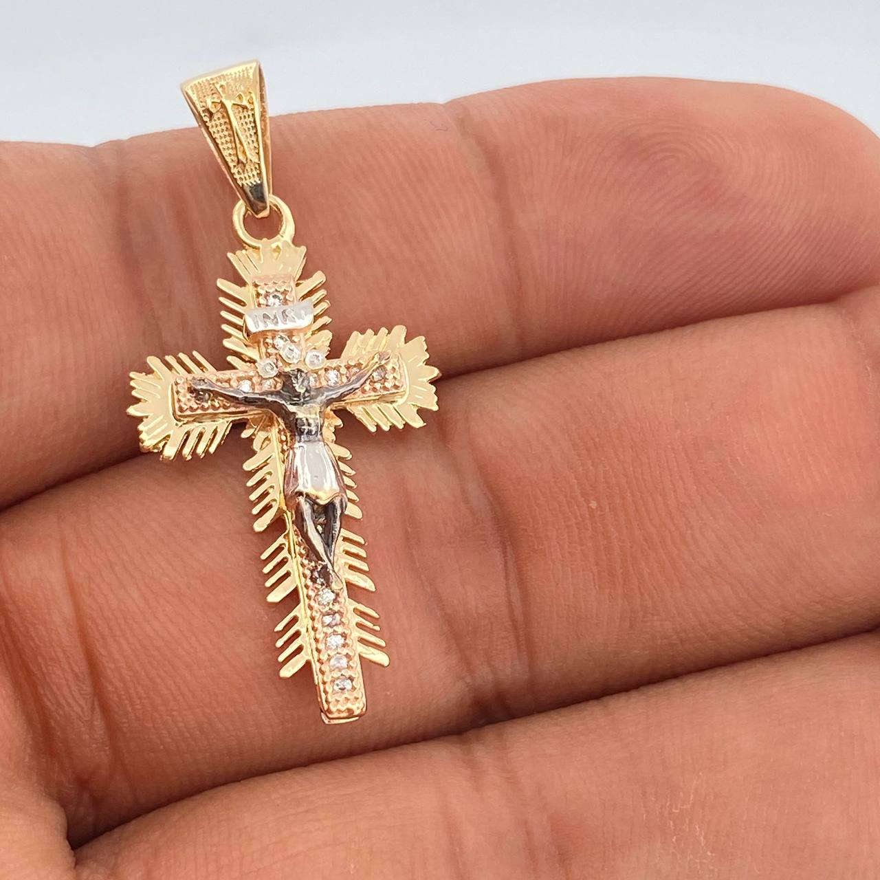 Dije Cruz Cristo Milagroso De Buga 3.95gr / 3.6cm / Tres Oros 18K %