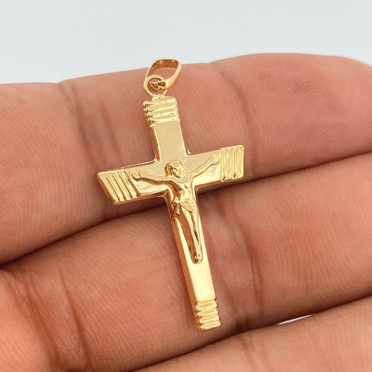 Dije Cruz Cristo 1.45gr / 4cm / Oro Amarillo 18K +