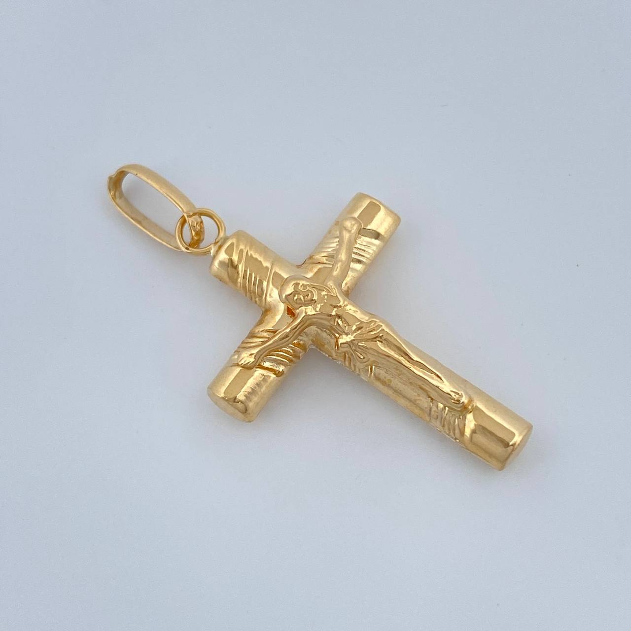Dije Cruz Cristo 1.2gr / 3cm / Oro Amarillo 18K +