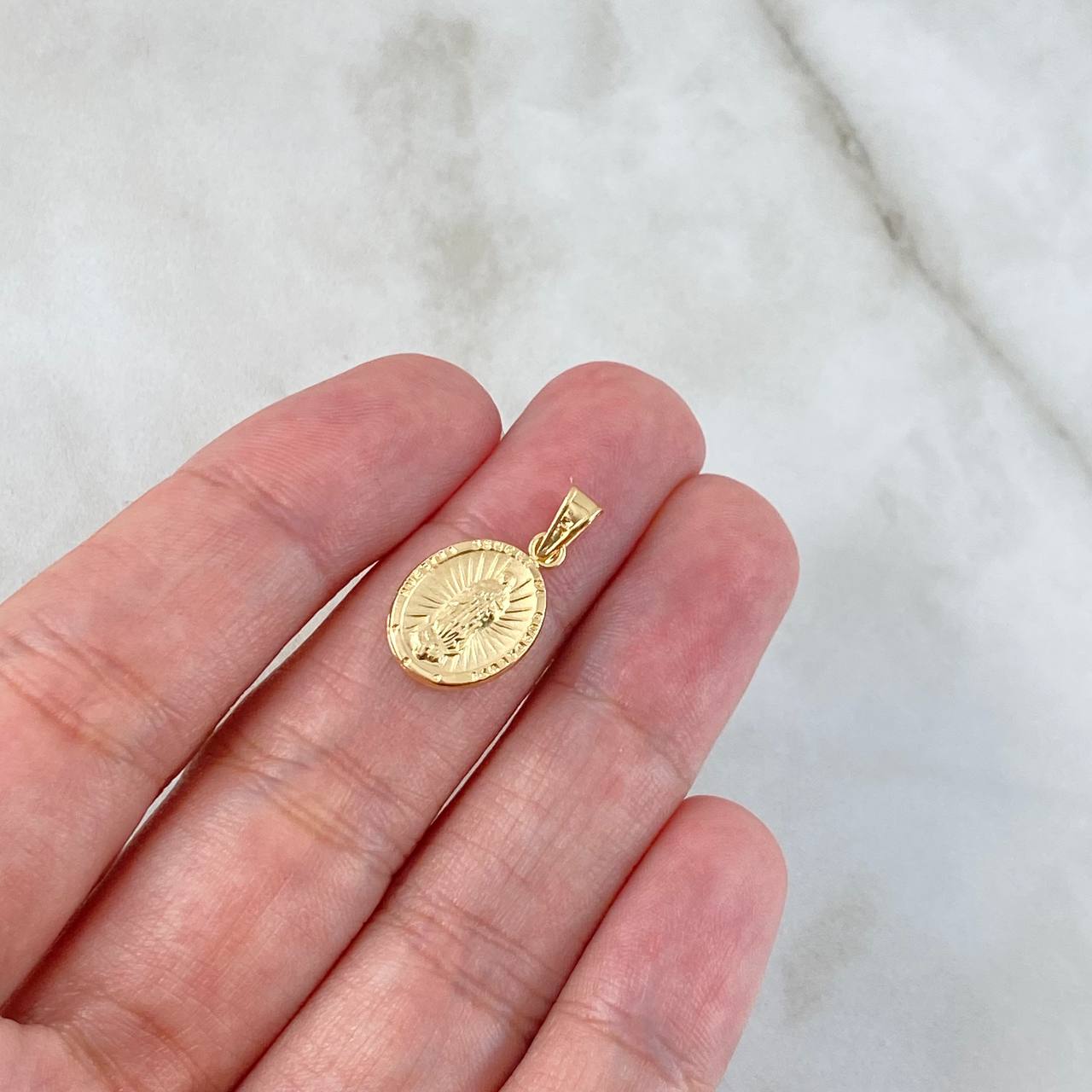 Dije Virgen de Guadalupe 0.65gr / Ovalada Oro Amarillo ©