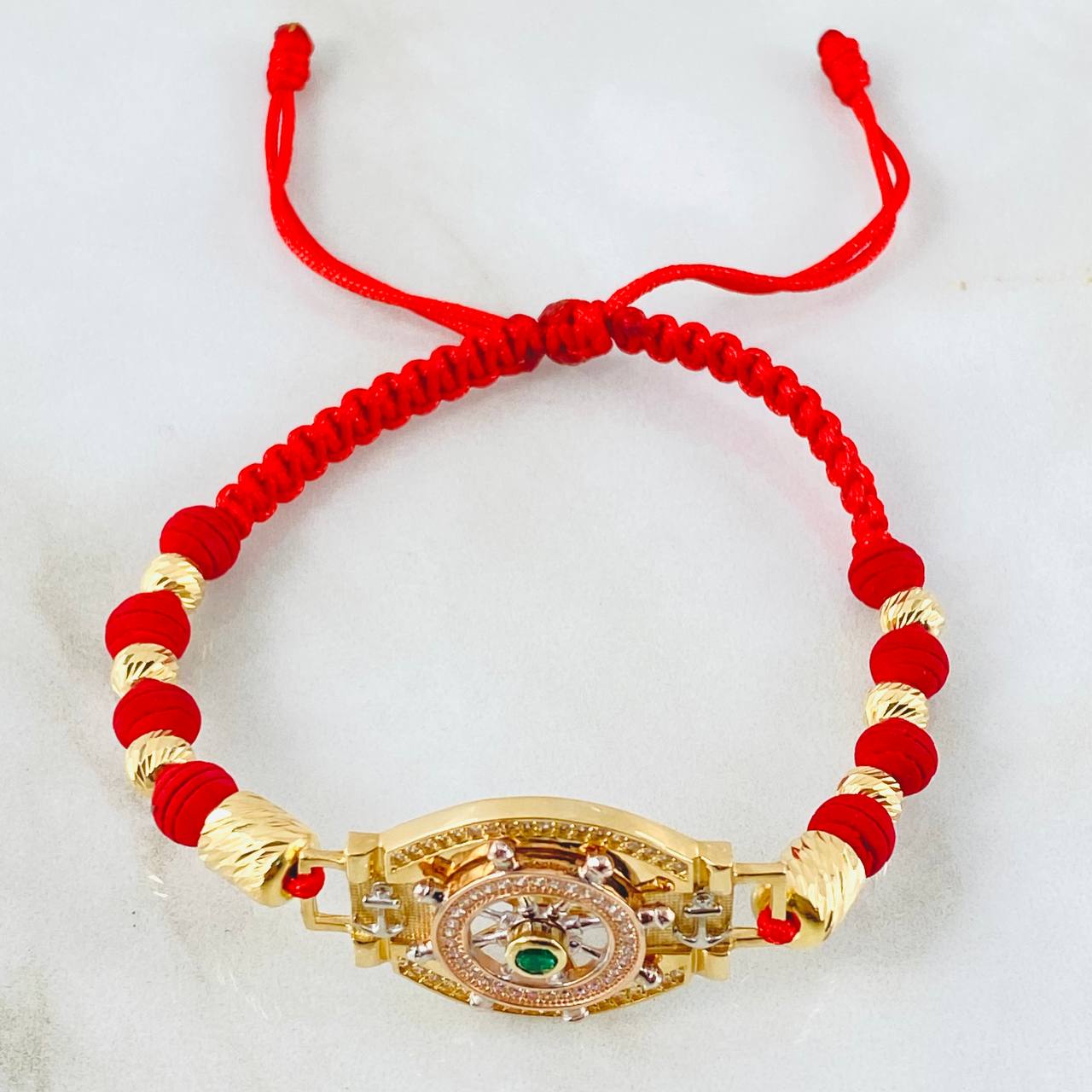 Pulsera Roja Herraje Timon Movil 8gr / 5mm Tres Oros 18K *