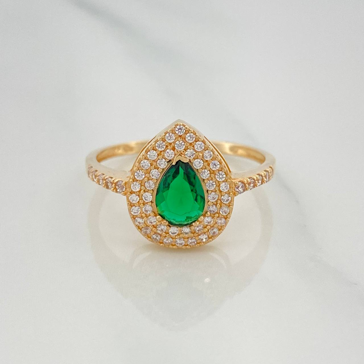 Anillo Halo Gota 2.65 g / T8 1/2 Oro Amarillo 18K