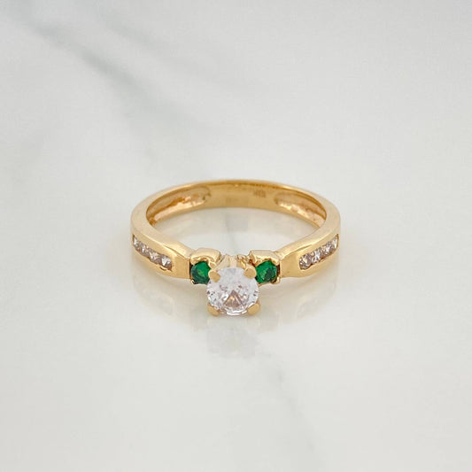 Anillo Solitario 3.25 g / T7 Oro Amarillo 18K