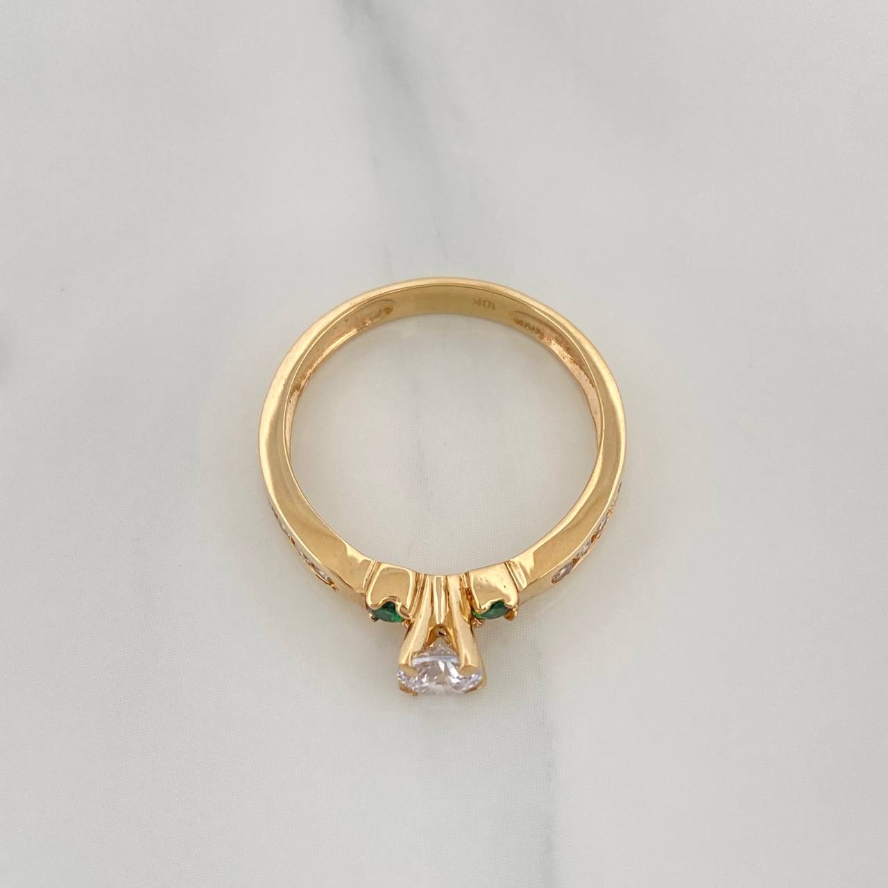 Anillo Solitario 3.25 g / T7 Oro Amarillo 18K