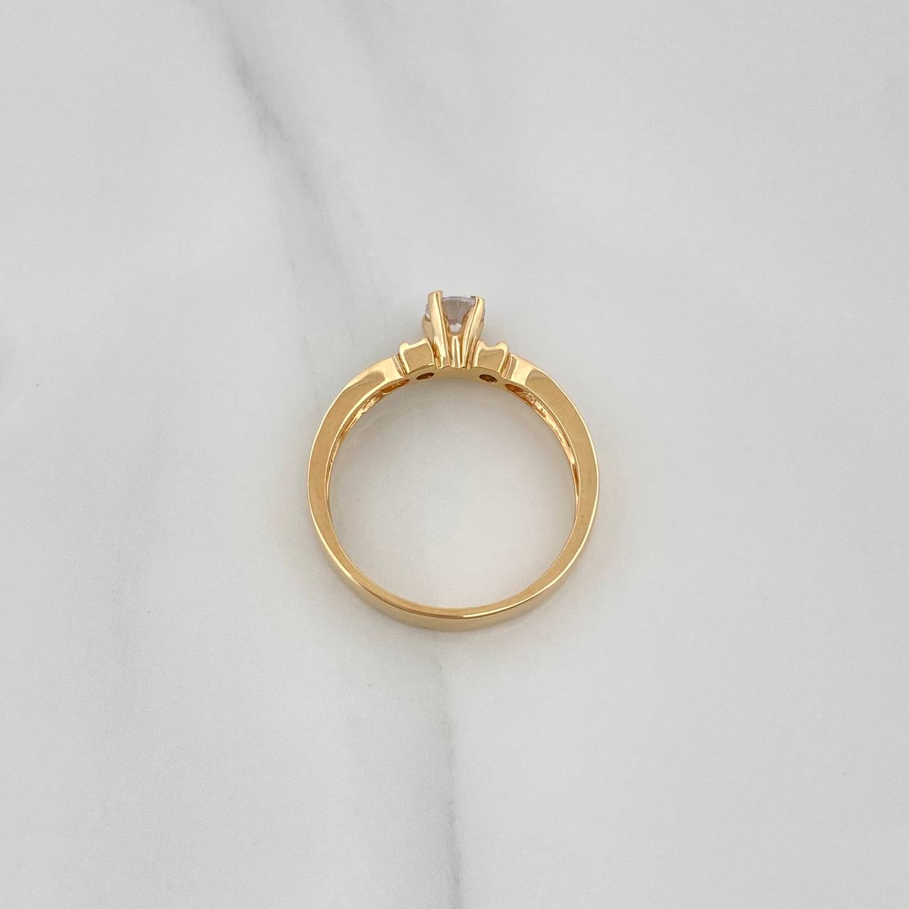Anillo Solitario 3.25 g / T7 Oro Amarillo 18K