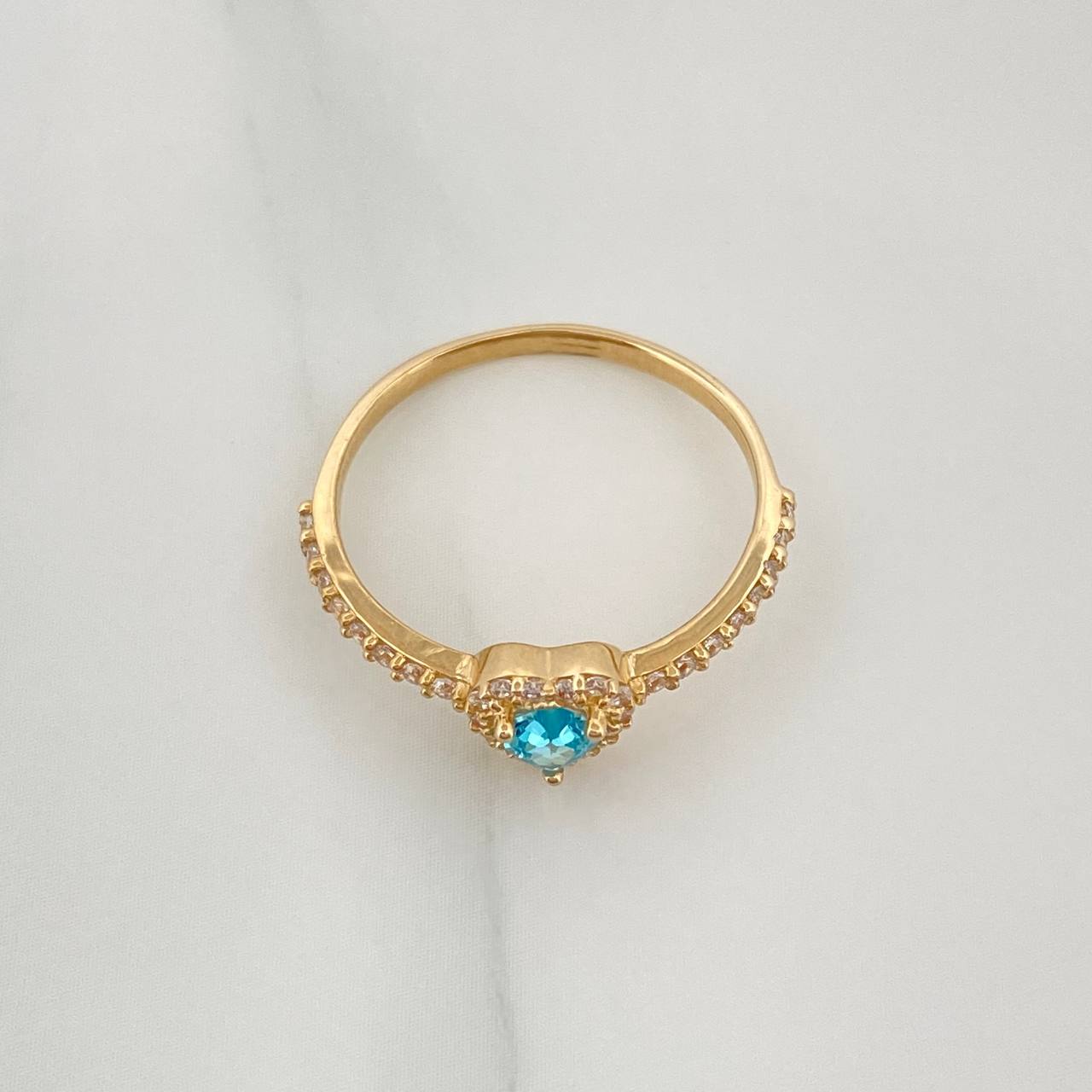 Anillo Halo Corazon 1.9 g / T6 3/4 Oro Amarillo 18K