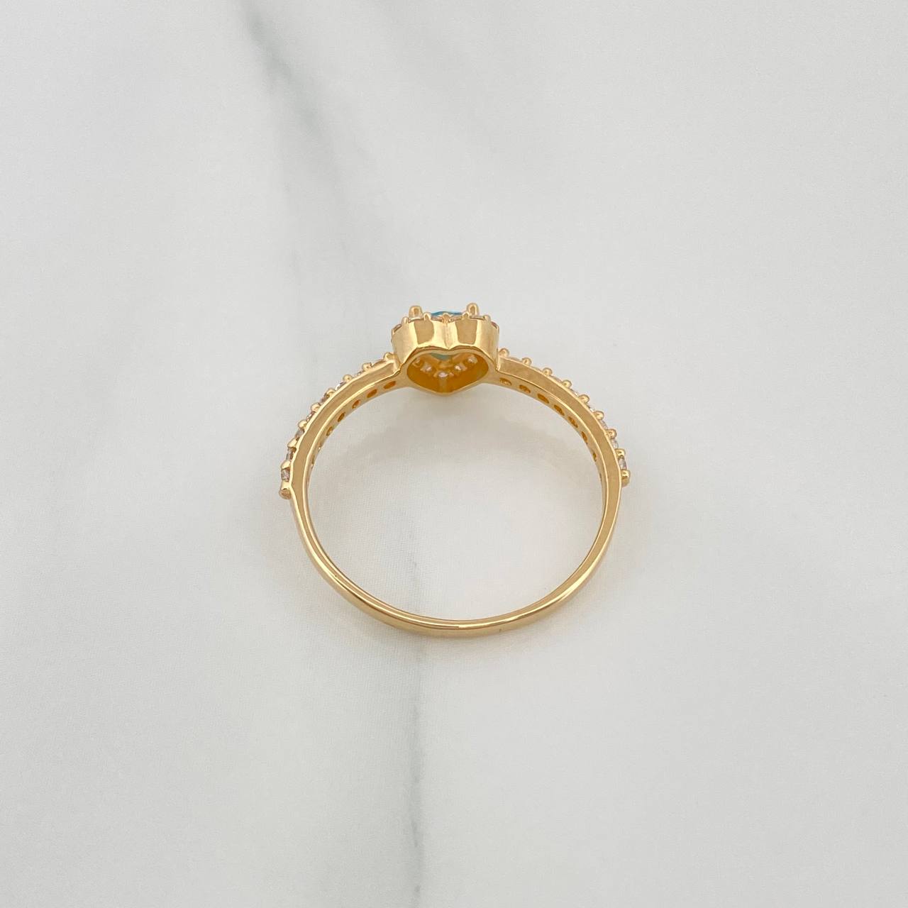 Anillo Halo Corazon 1.9 g / T6 3/4 Oro Amarillo 18K