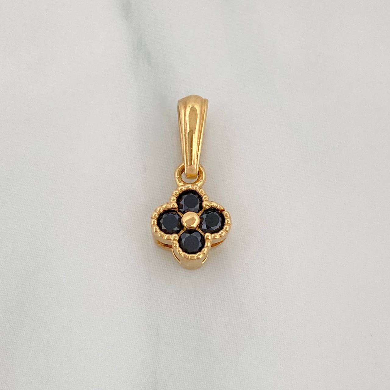 Dije Trebol 1.1 g / 1.7 cm Oro Amarillo 18K