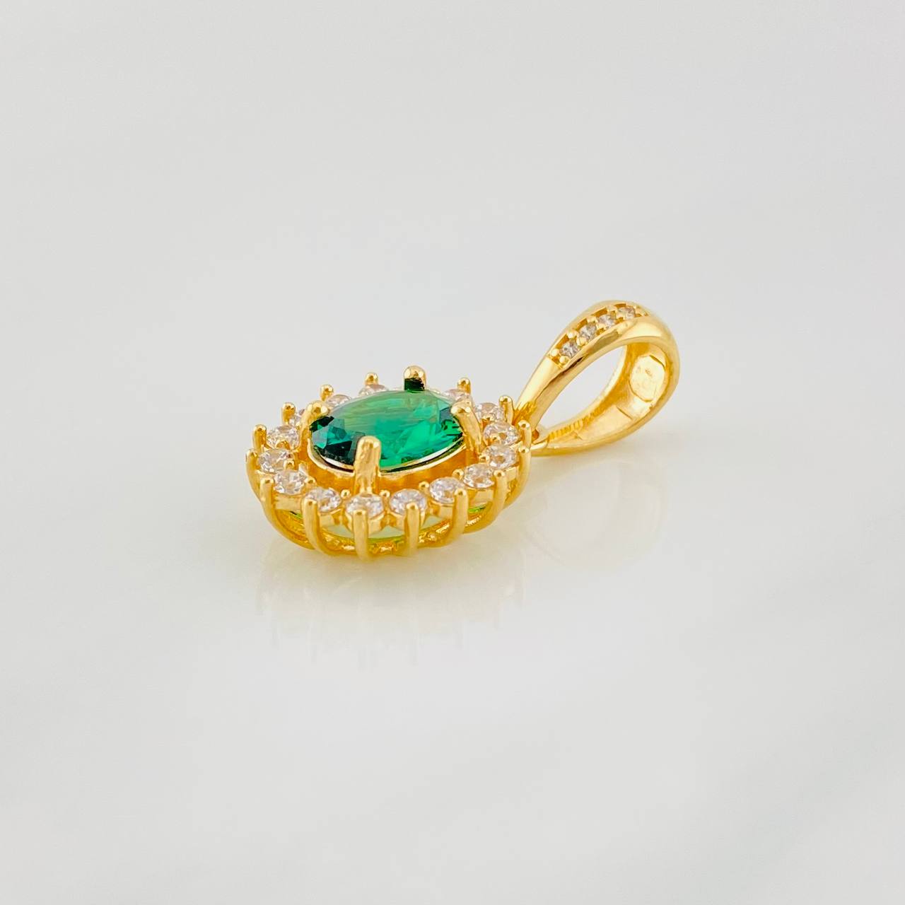 Dije Halo Circulo 2.65g / 2.03cm Oro Amarillo 18K