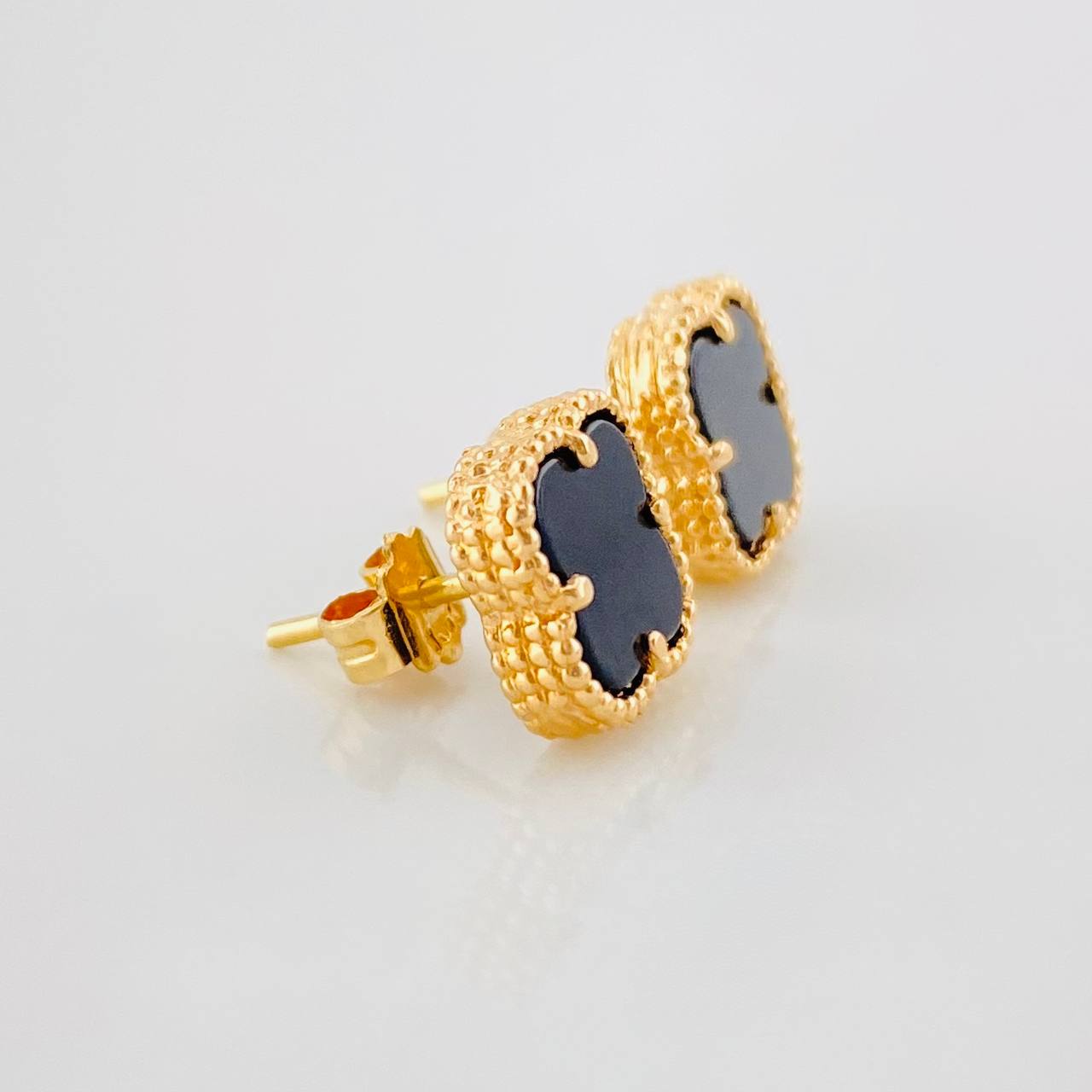 Topos Trebol 2.3g / 8.38mm Oro Amarillo 18K