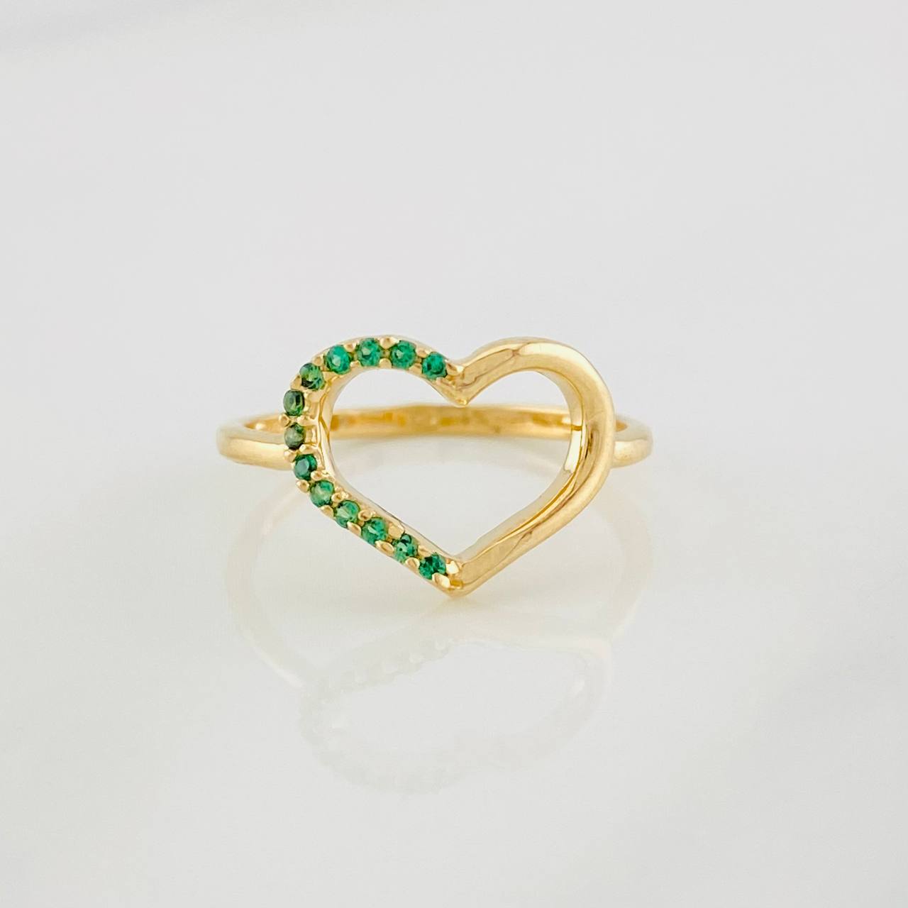 Anillo Corazon 1.35g / T4 1/2 Oro Amarillo 18K