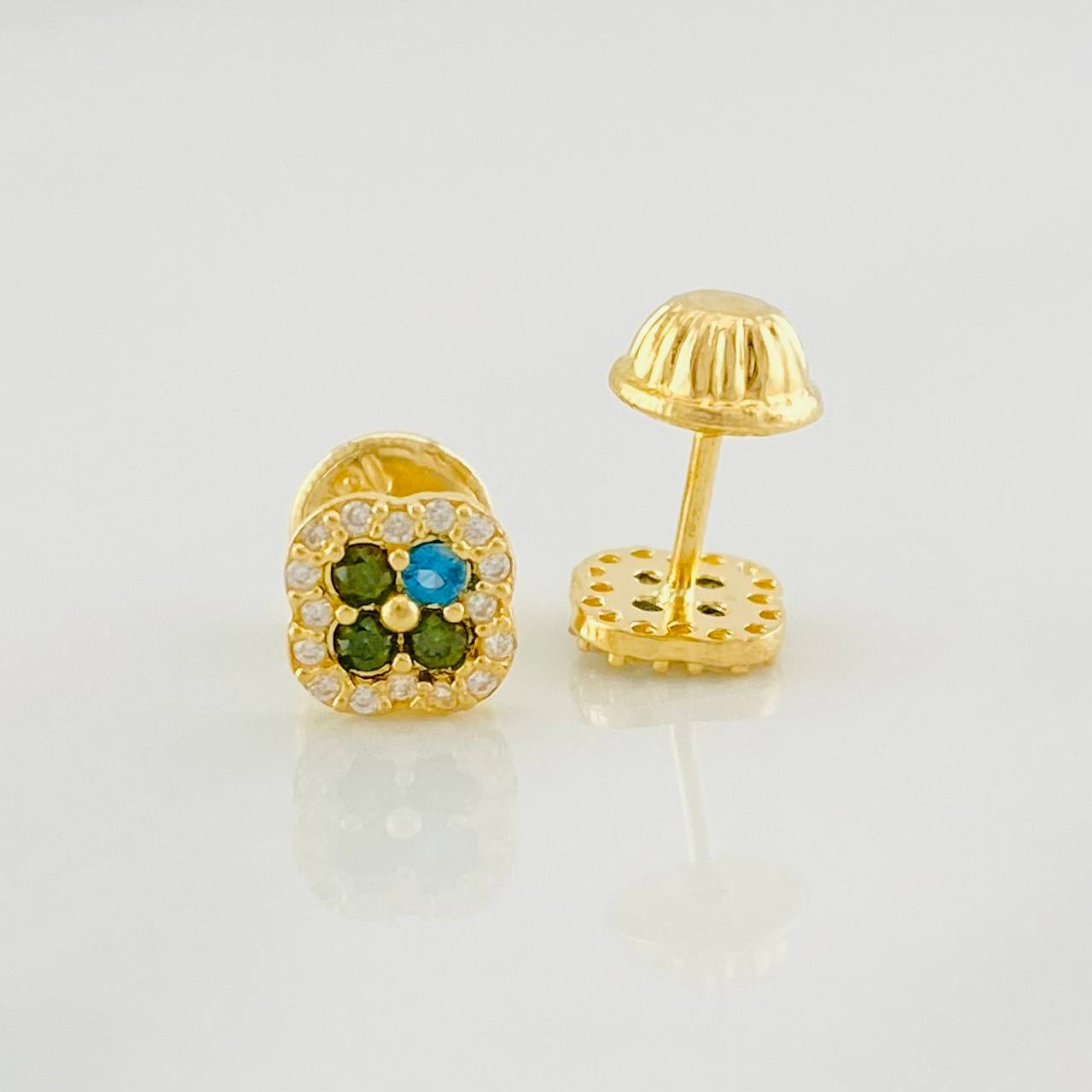 Topos Halo Trébol 0.9g / 5.6mm Oro Amarillo 18K