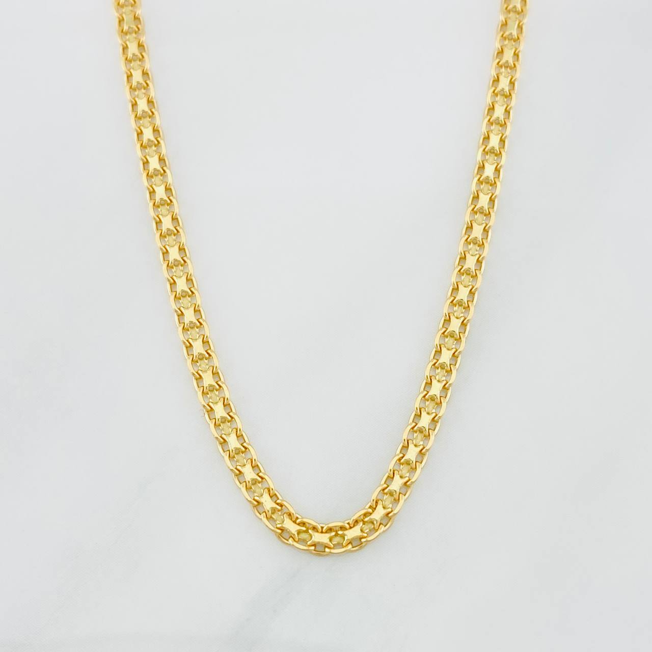 Cadena China 8.9g / 60cm / 2.51mm Oro Amarillo 18K